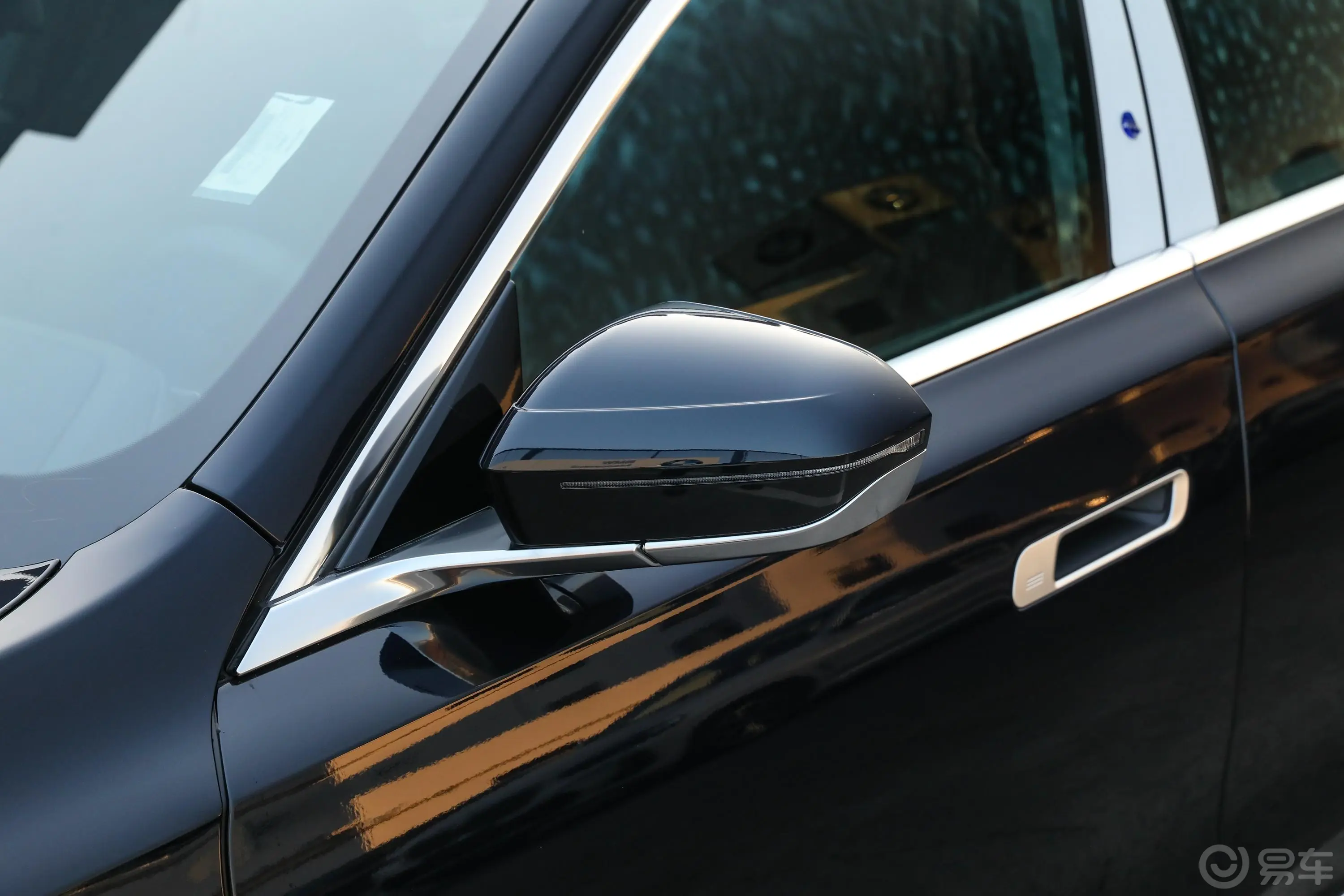 宝马7系735Li M运动套装主驾驶后视镜背面