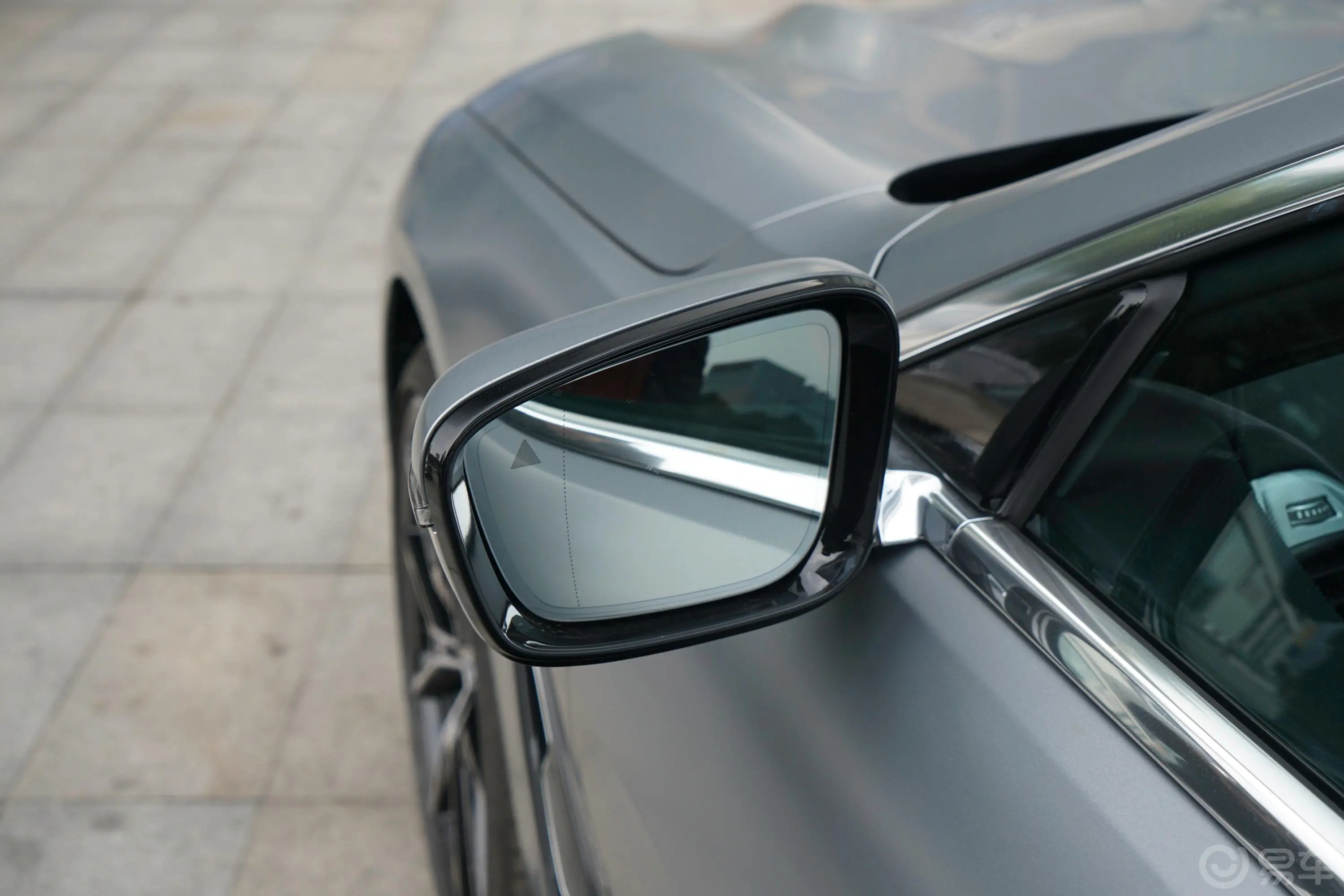 宝马8系四门轿跑车 840i xDrive M运动套装后视镜镜面