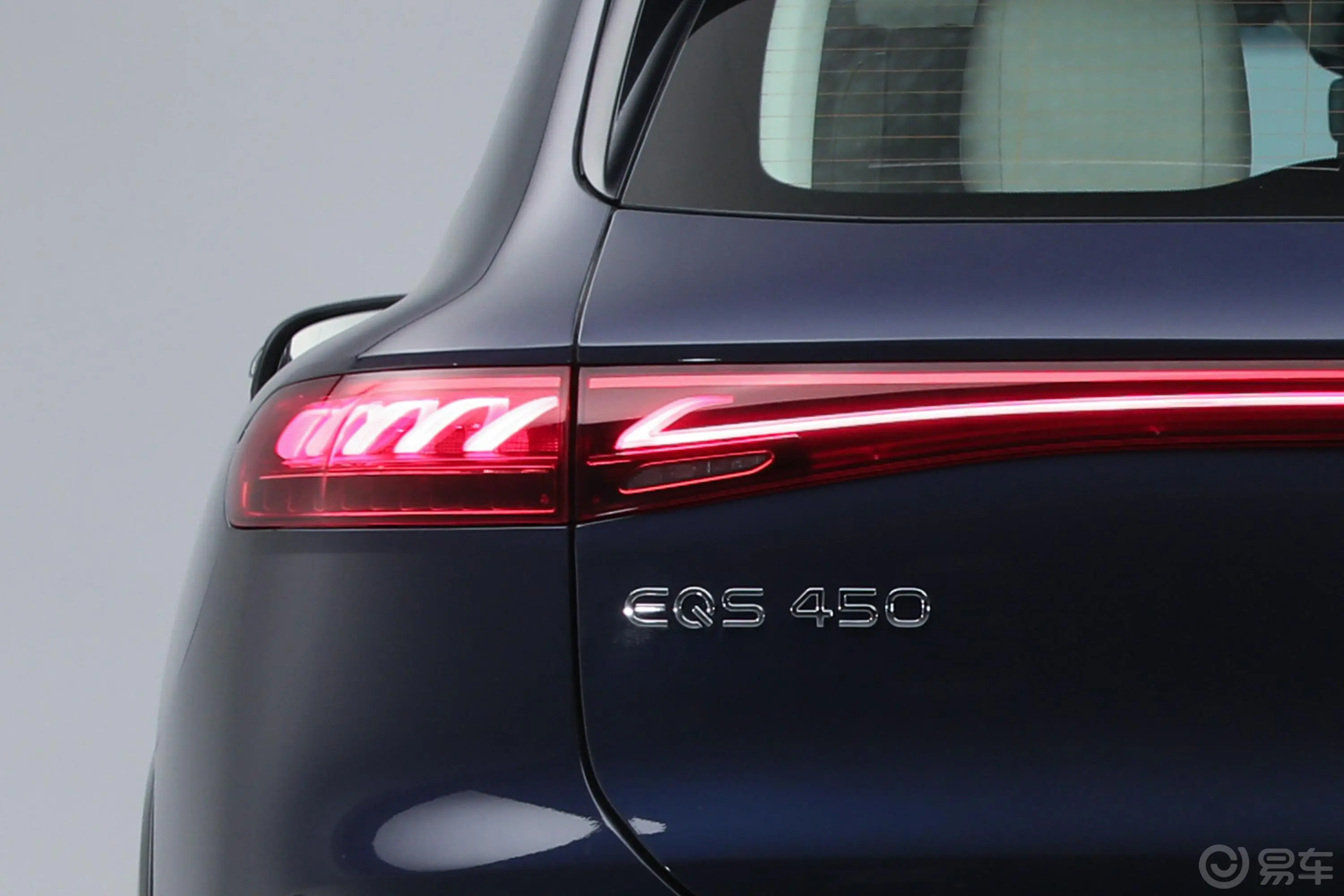 奔驰EQS SUV450 4MATIC 豪华版外观灯组