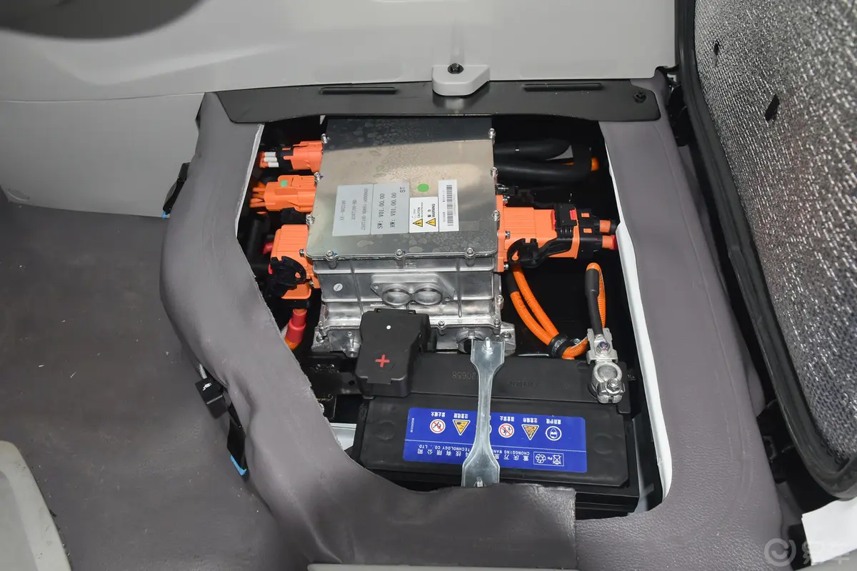 金杯新能源新海狮EV305km 舒适型发动机特写