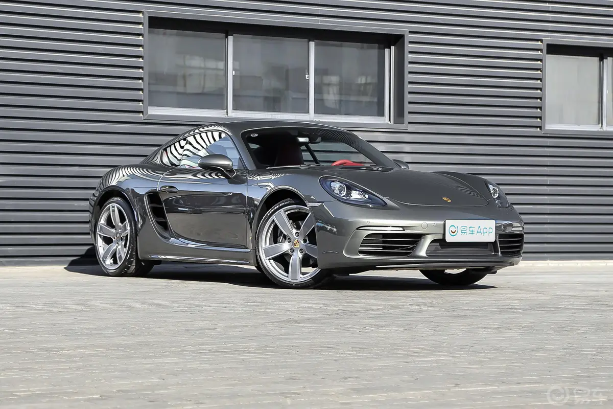 保时捷718Cayman 2.0T正后水平