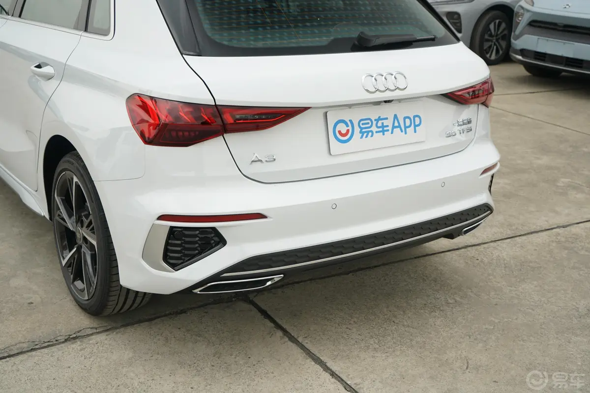 奥迪A3Sportback 35 TFSI 时尚运动型车后雷达