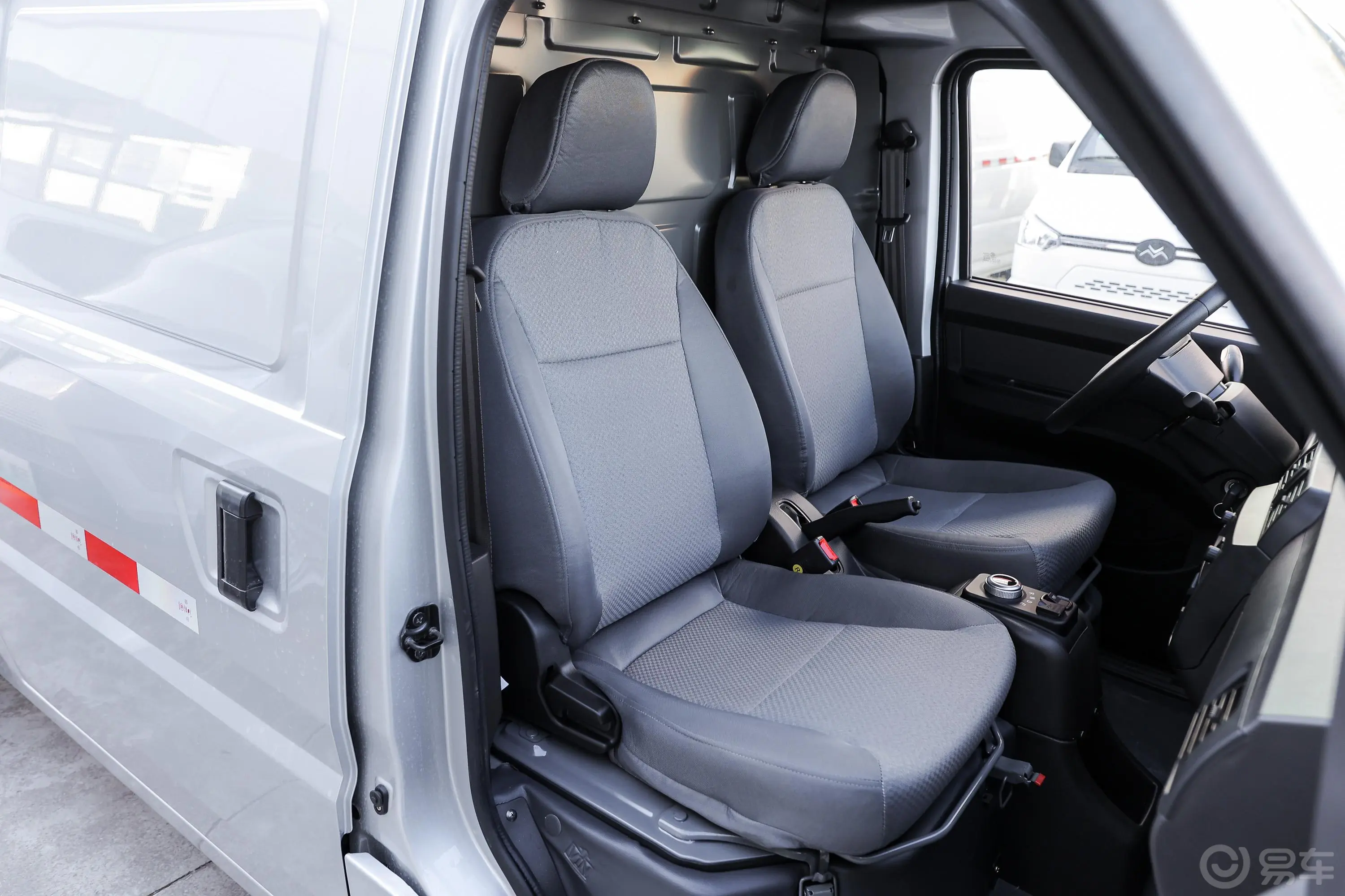 五菱EV50261km 经济适用型 安驰35.904kWh副驾驶座椅
