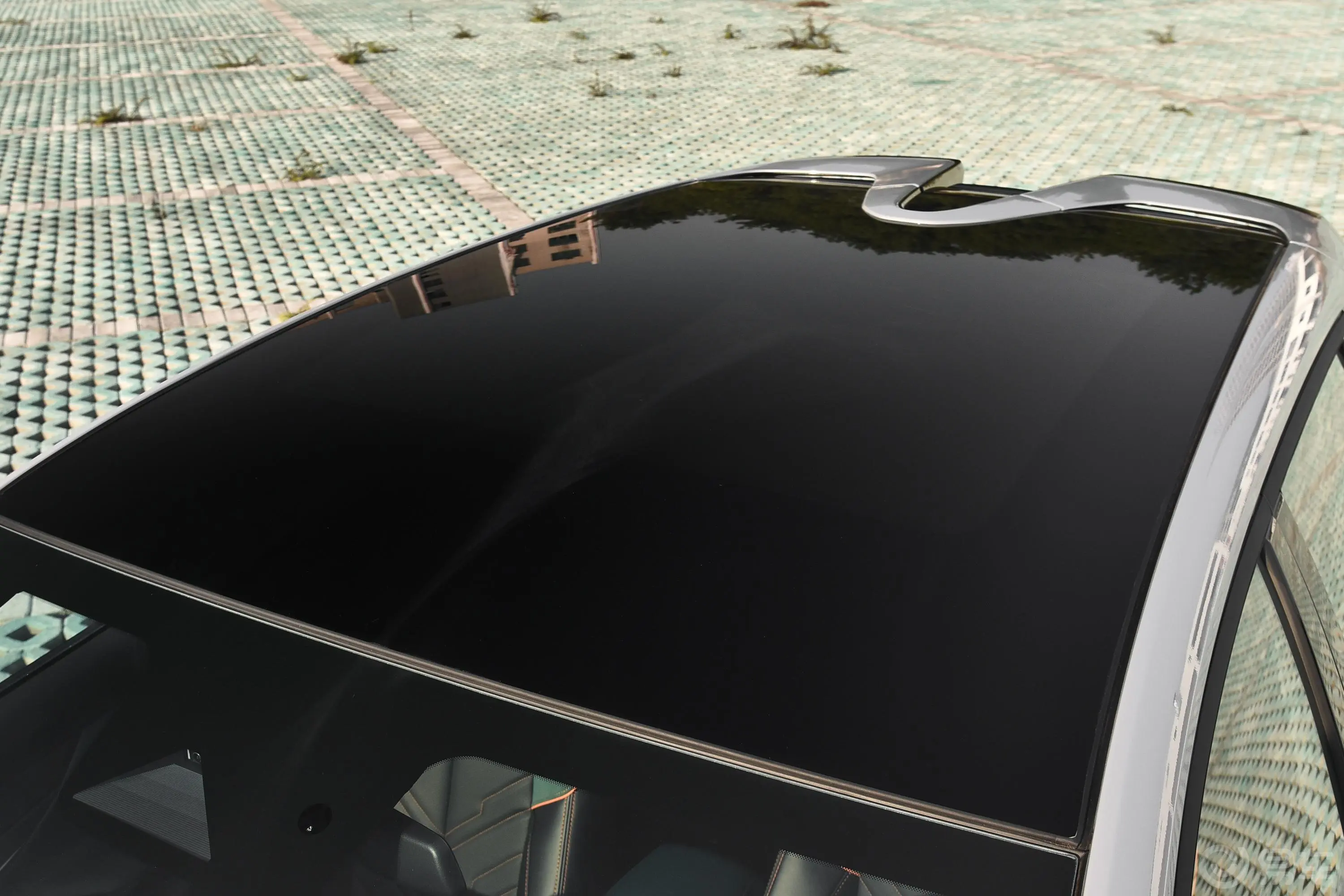 长安UNI-T第二代 运动版 1.5T 旗舰型天窗