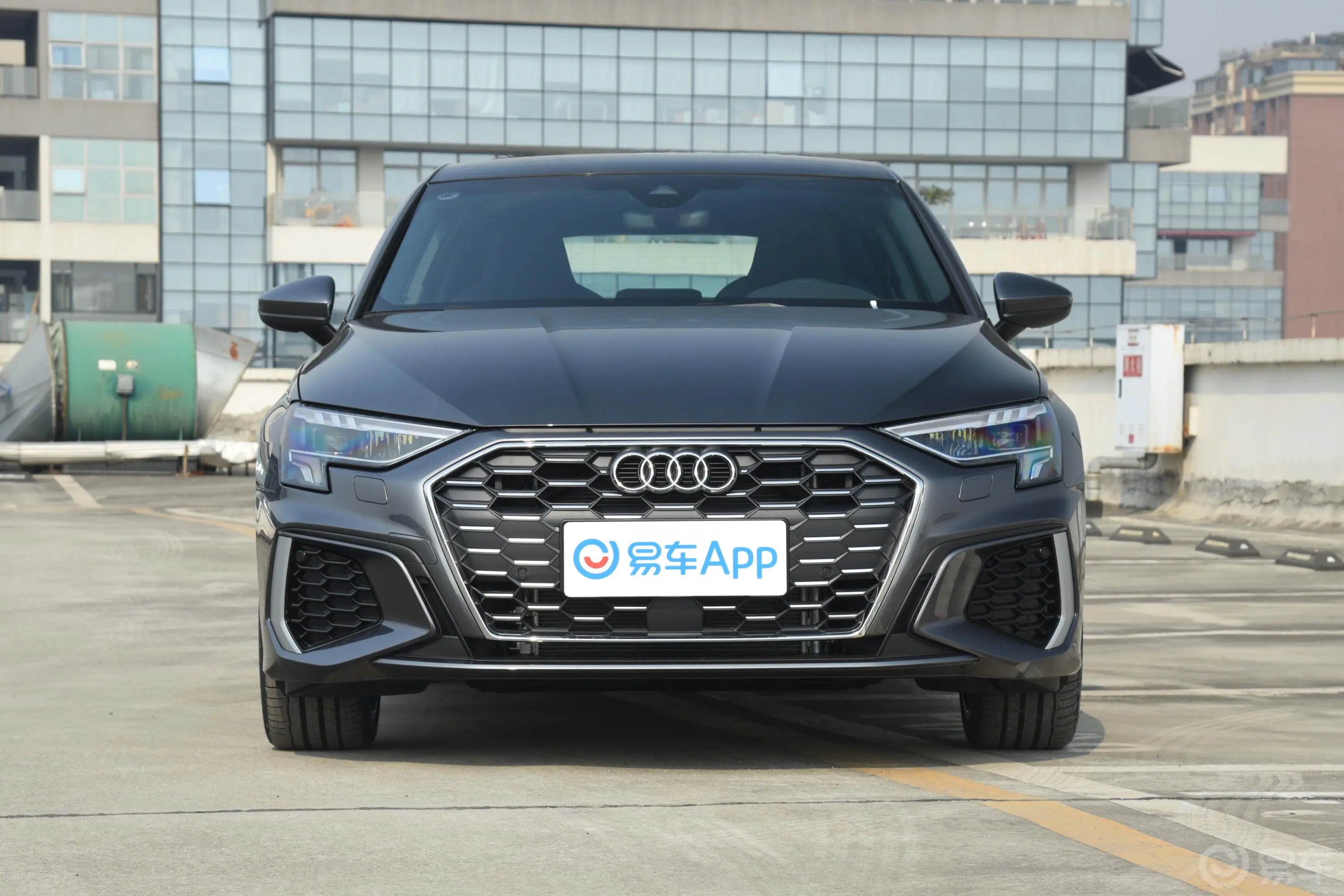 奥迪A3Sportback 35 TFSI 时尚运动型正前水平