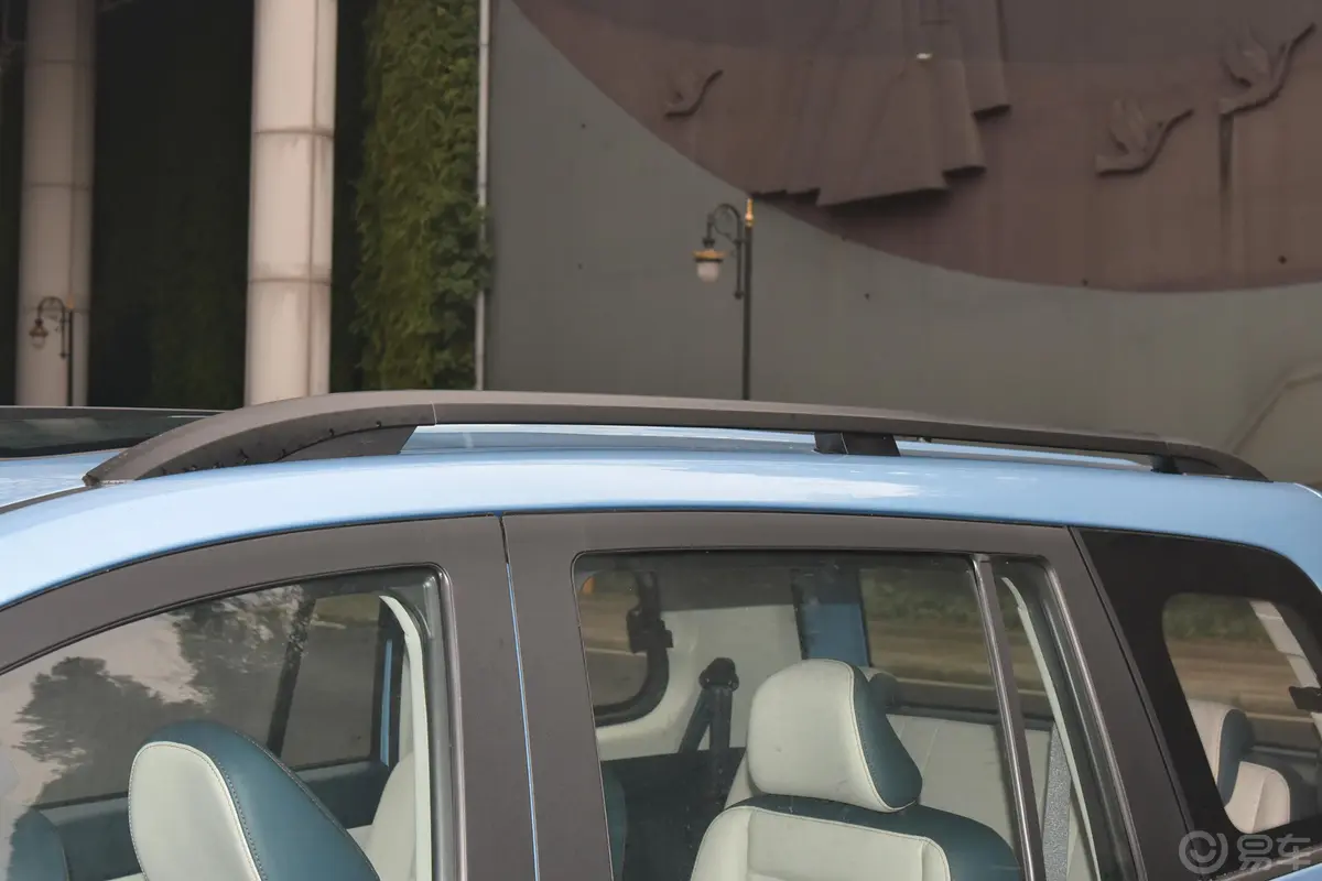 SWM斯威大虎EDi1.5L 51km 豪华型 7座车顶行李架