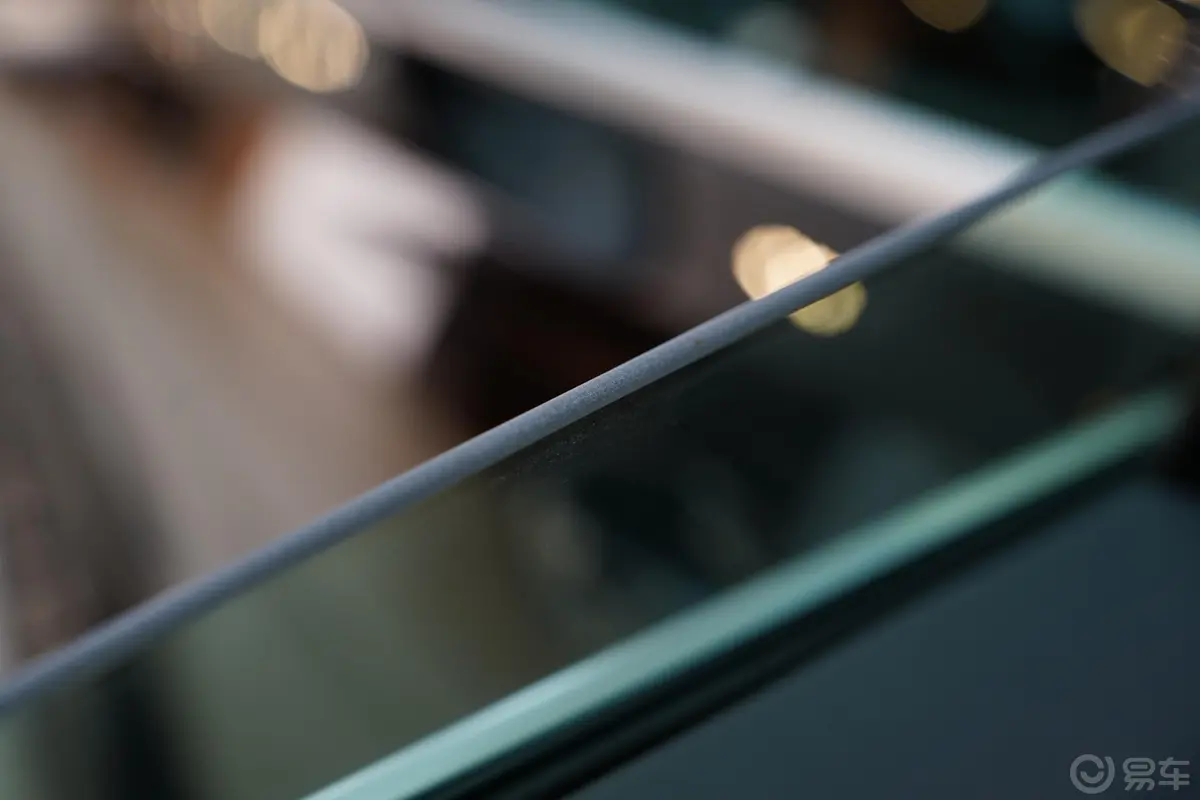 宝马X6xDrive40i M运动套装后排玻璃材质特写
