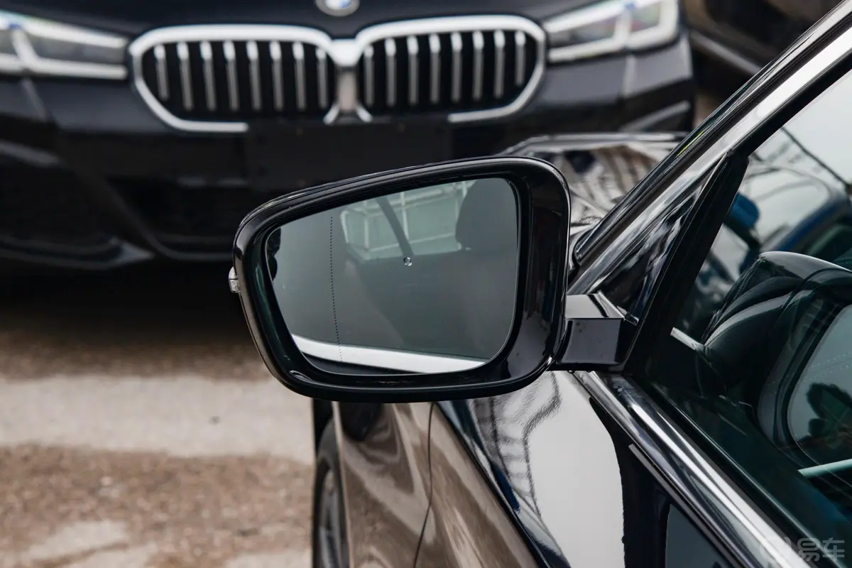 宝马5系530Li xDrive M运动套装后视镜镜面