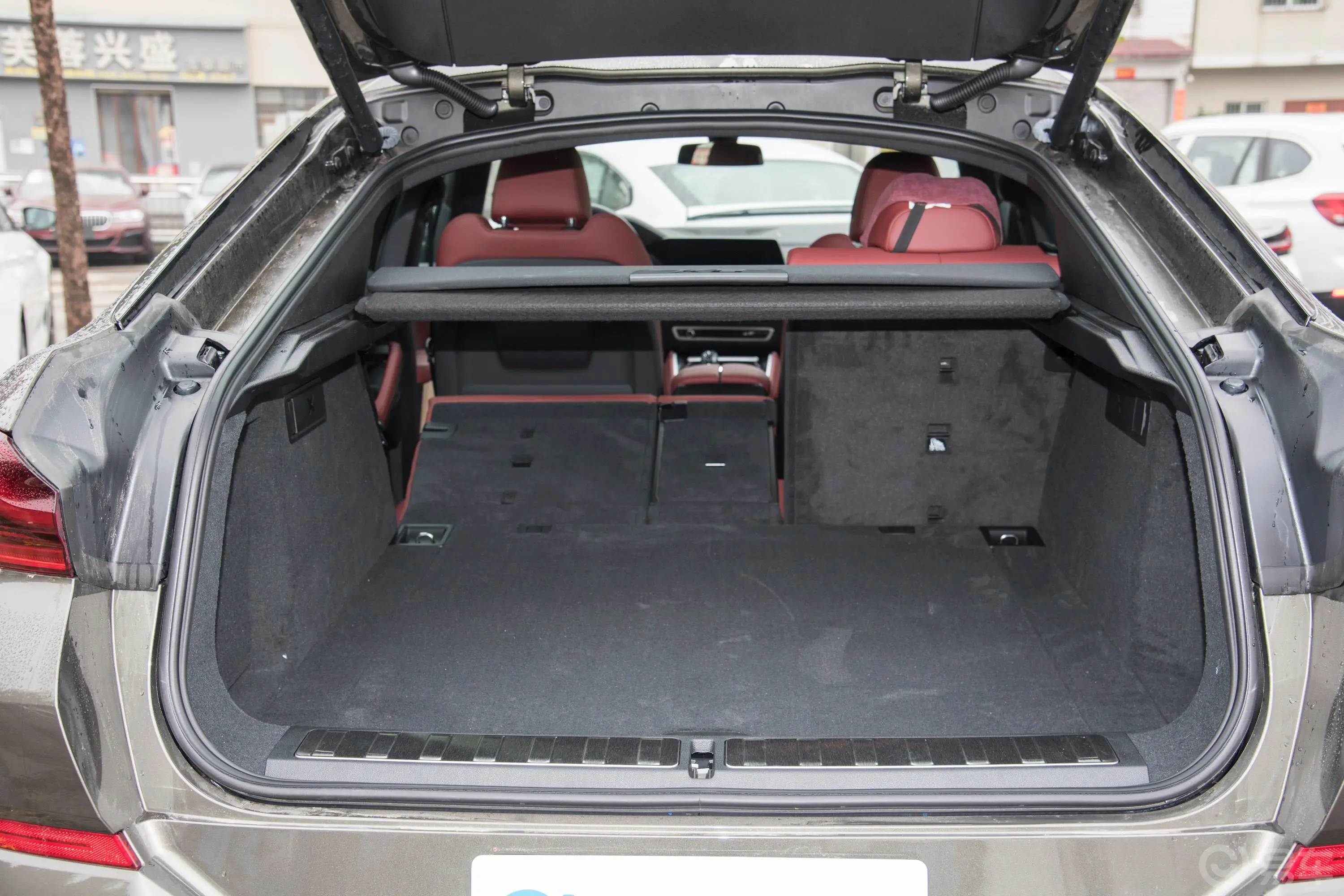 宝马X6xDrive30i M运动套装空间