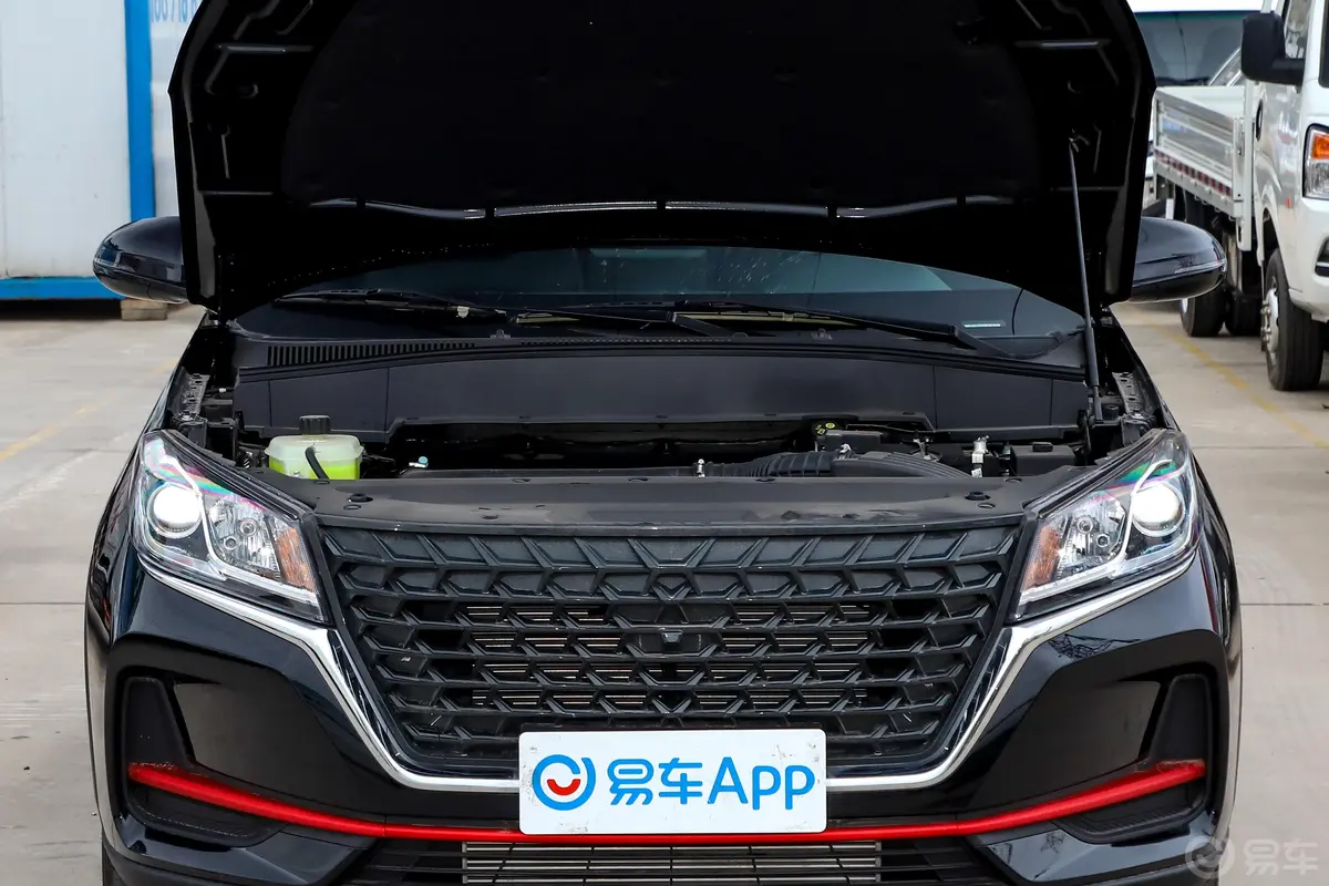 风光5001.5L CVT 悦享型发动机舱整体