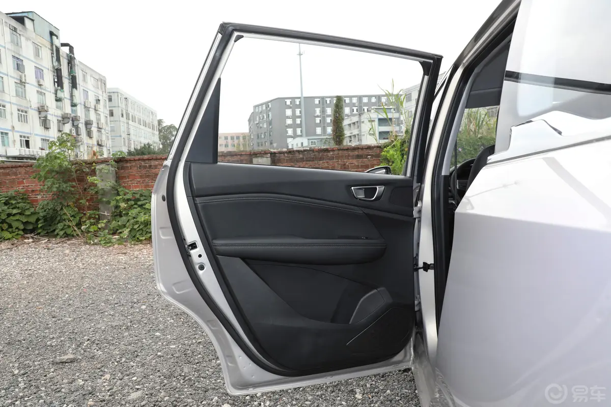 五菱佳辰1.5L 手动轻享舒适型驾驶员侧后车门