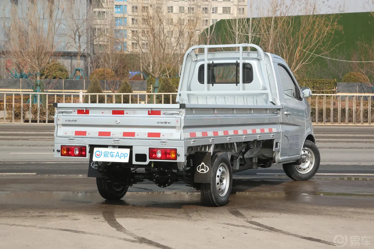 长安星卡1.5L 单排3.06米载货汽车舒适型侧后45度车头向右水平