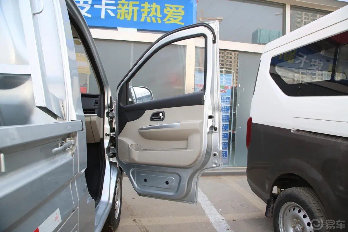 长安星卡1.5L 单排3.06米载货汽车舒适型副驾驶员车门