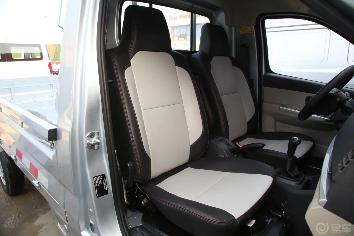 长安星卡1.5L 单排3.06米载货汽车舒适型副驾驶座椅