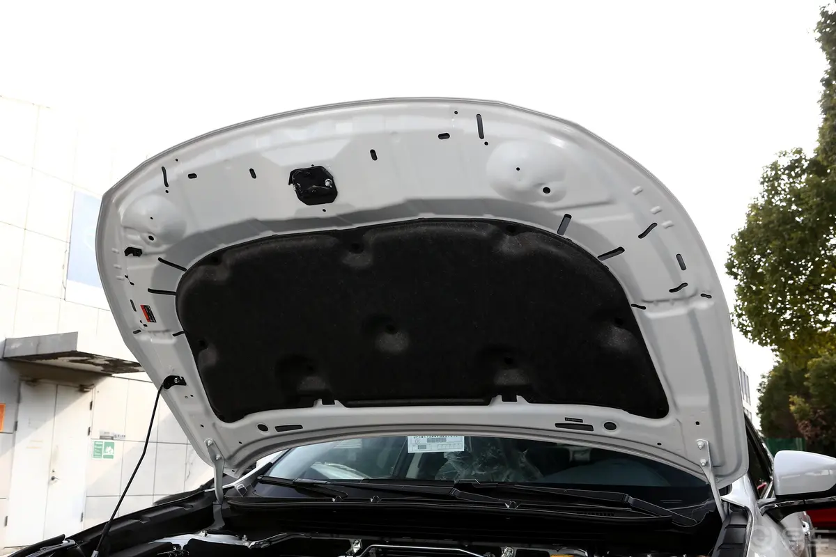 傲虎2.5i AWD运动版EyeSight发动机舱盖内侧