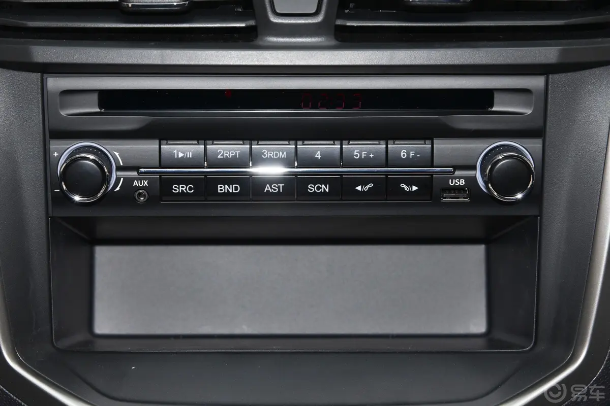 大通T60五周年纪念版 2.0T 手动两驱标箱舒适版音响