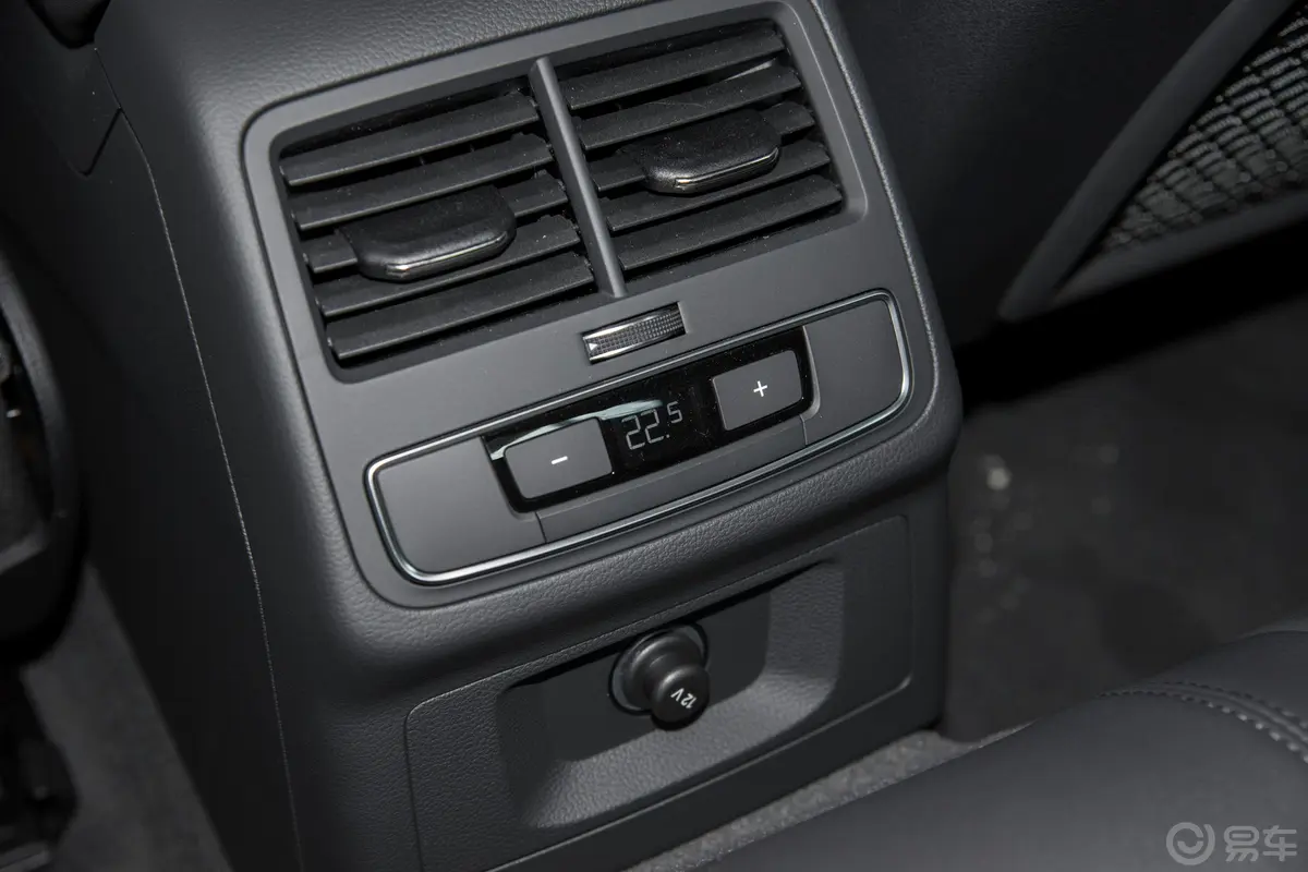 奥迪A5Cabriolet 40 TFSI 时尚动感型后排空调控制键
