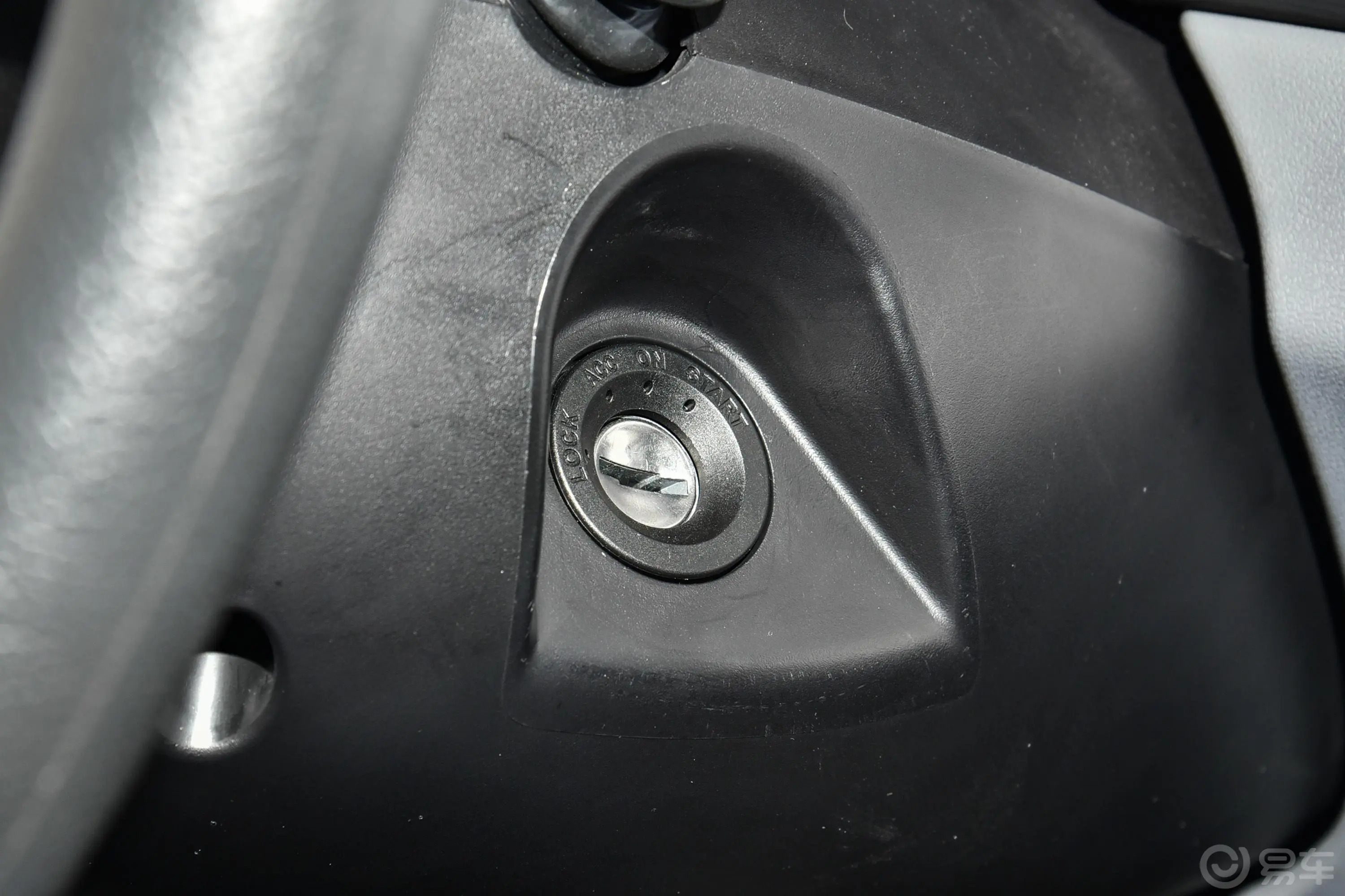 上汽大通MAXUS V80房车旅行家 RVLIFE露营版钥匙孔或一键启动按键