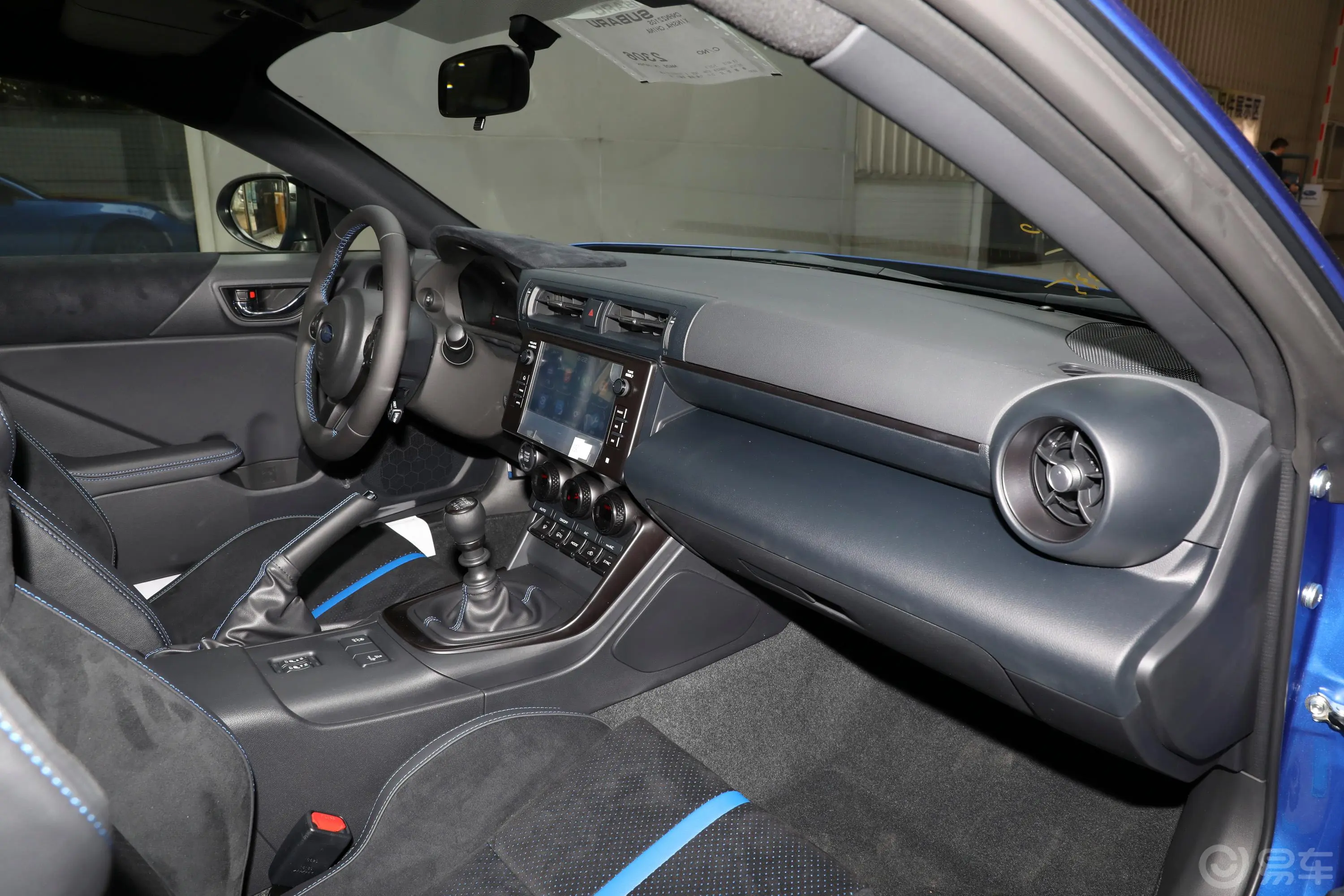 斯巴鲁BRZ10周年纪念版 2.4L 手动版内饰全景副驾驶员方向