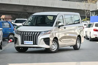 2023款 锐胜王牌M7 1.6L 手动长轴创富版 7座外观