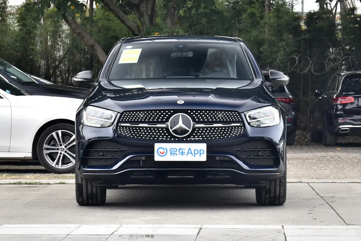 奔驰GLC轿跑GLC 260 4MATIC 轿跑SUV正前水平