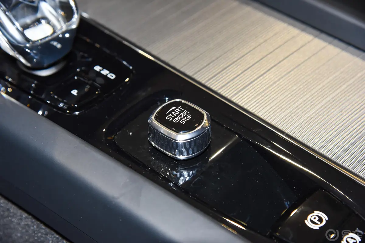 沃尔沃V60B5 自动智远运动版钥匙孔或一键启动按键