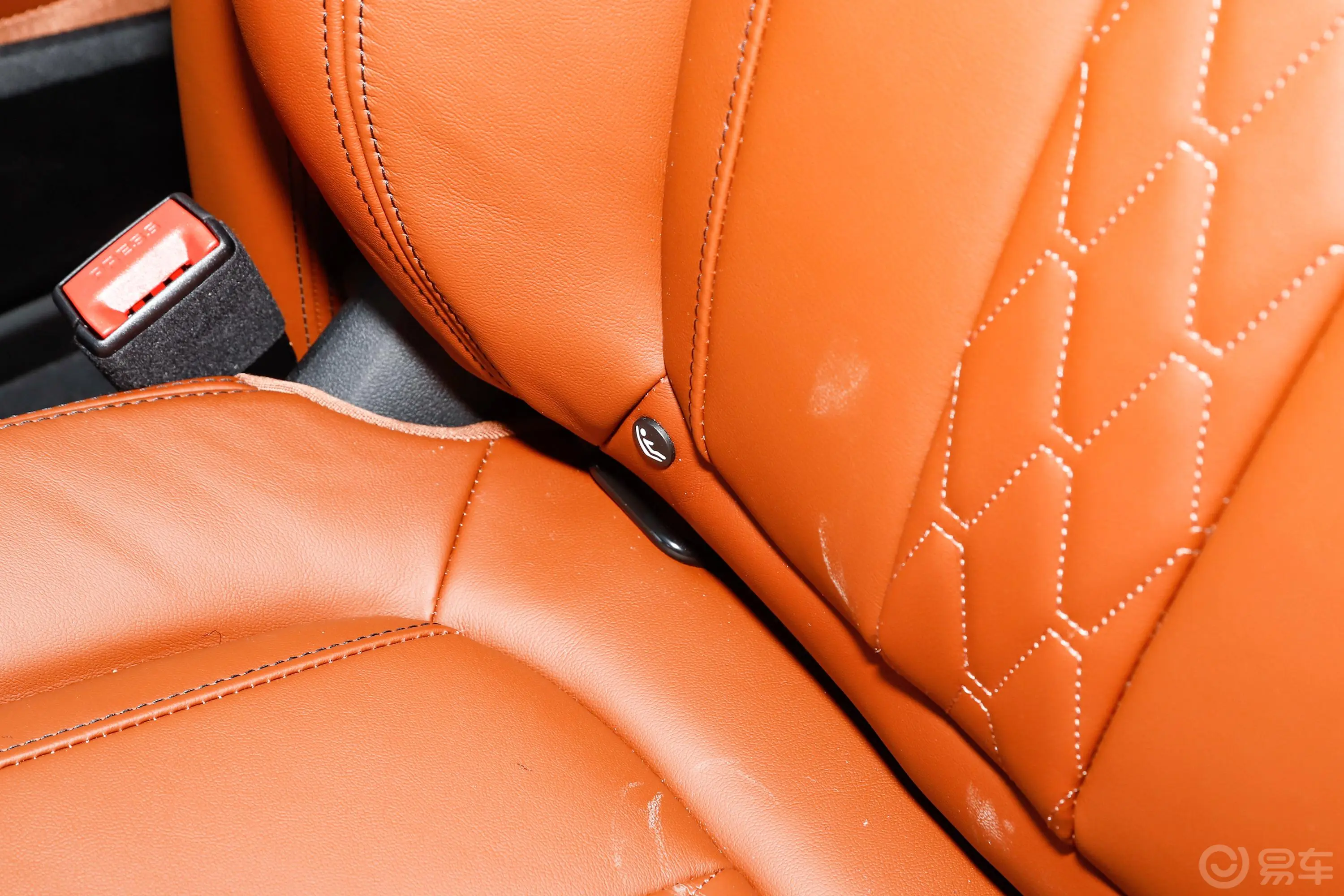 宝马X7xDrive40i 行政型 M运动套装儿童座椅接口