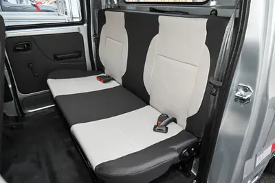 2023款 长安星卡 1.5L 双排2.26米载货汽车舒适型空间