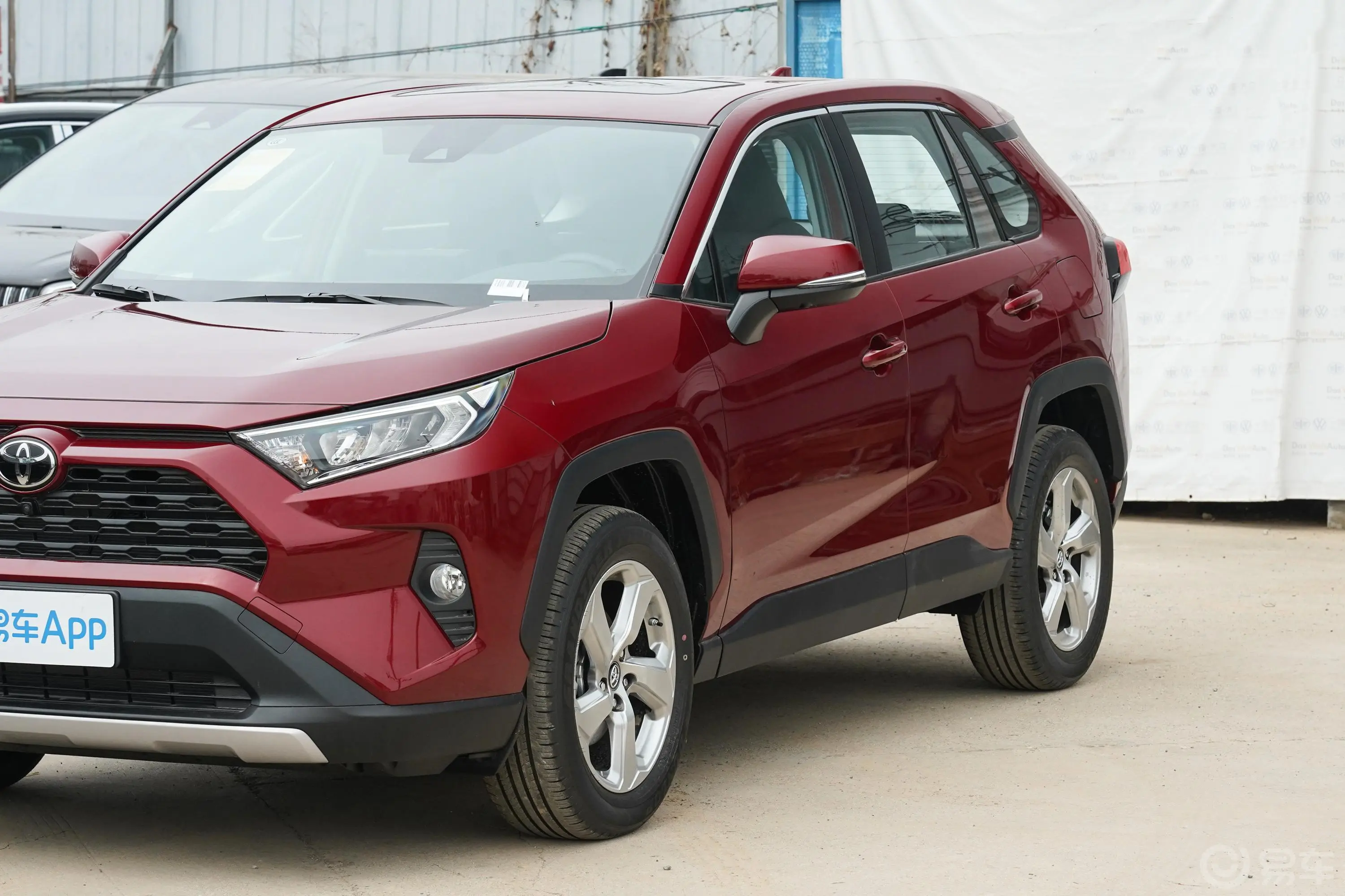 RAV4荣放2.0L CVT两驱风尚版外观细节