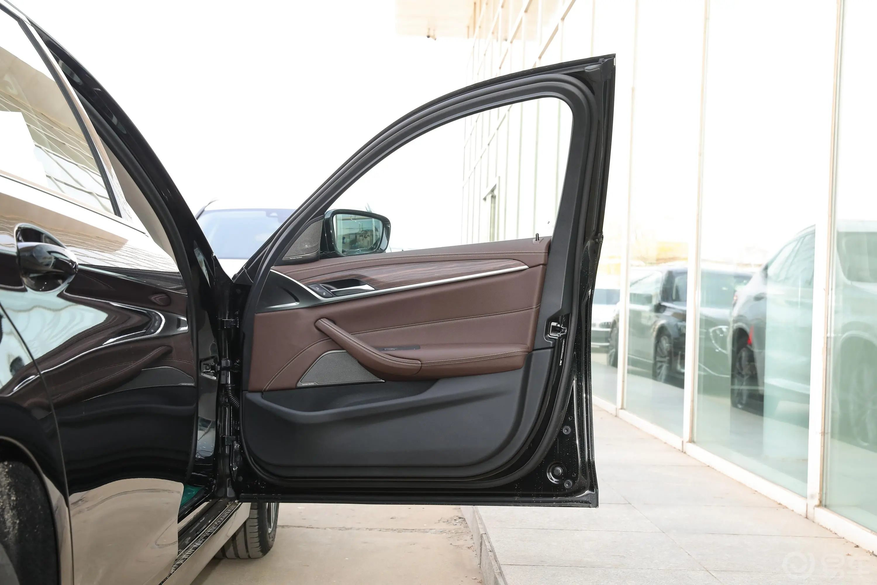 宝马5系530Li xDrive 豪华套装副驾驶员车门