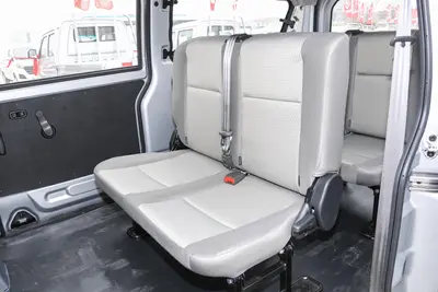 2023款 金杯小海狮X30 1.5L 客车超享型无空调版 5/6/7座空间