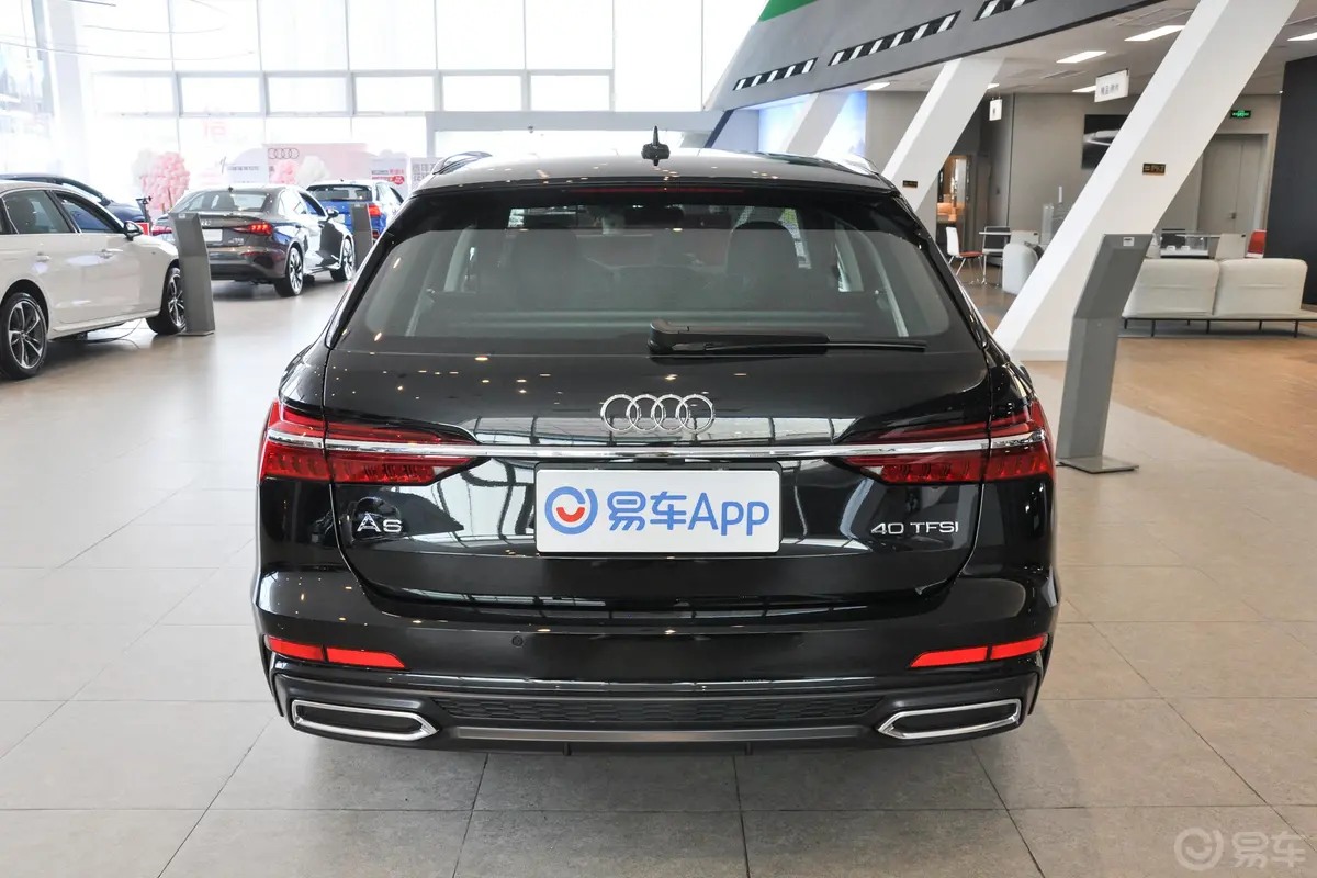 奥迪A6Avant 40 TFSI 豪华动感型正后水平