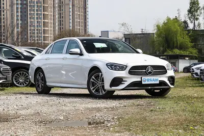 2023款 奔驰E级 改款 E 260 L 运动型外观