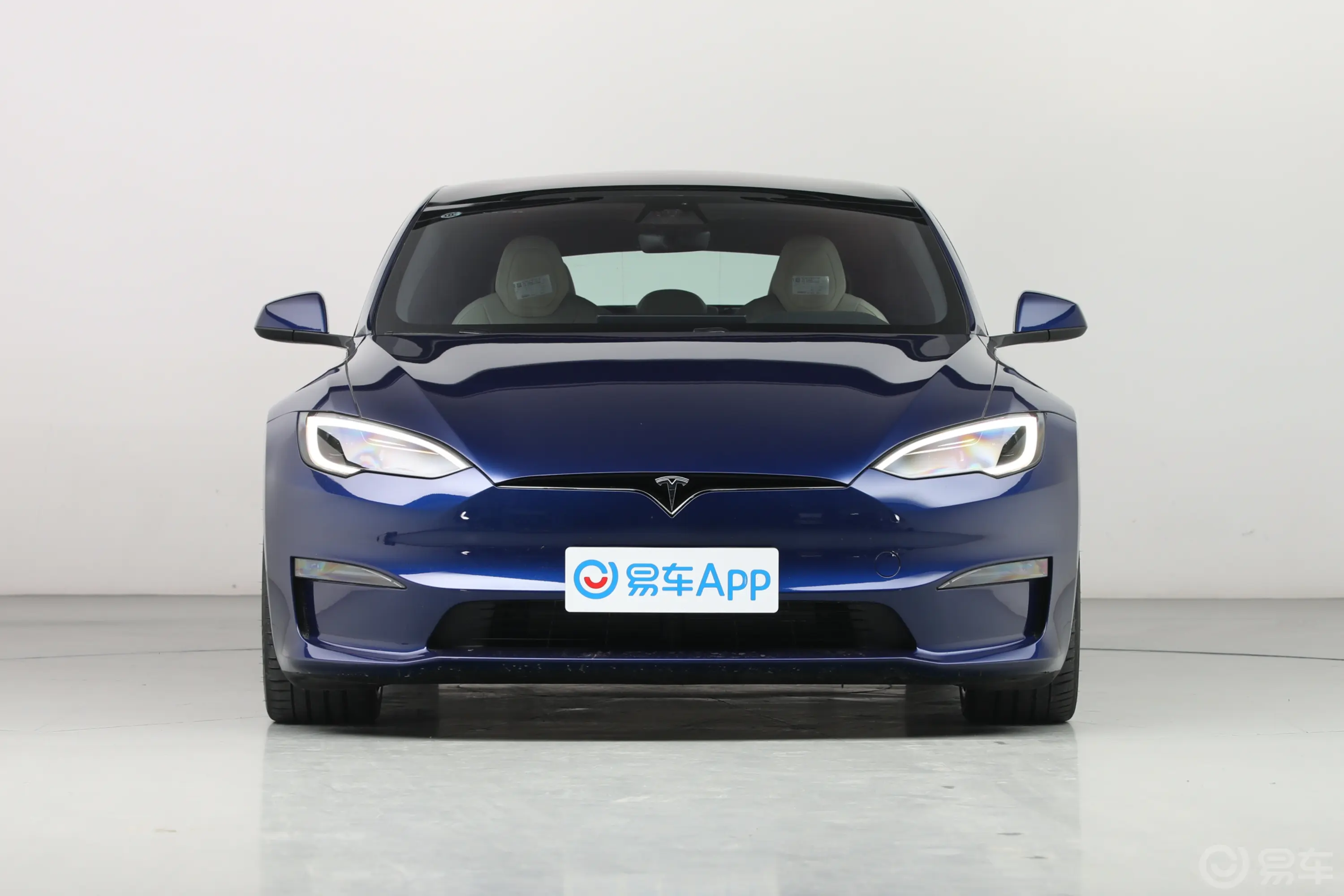 Model S672km Plaid版  三电机全轮驱动正前水平