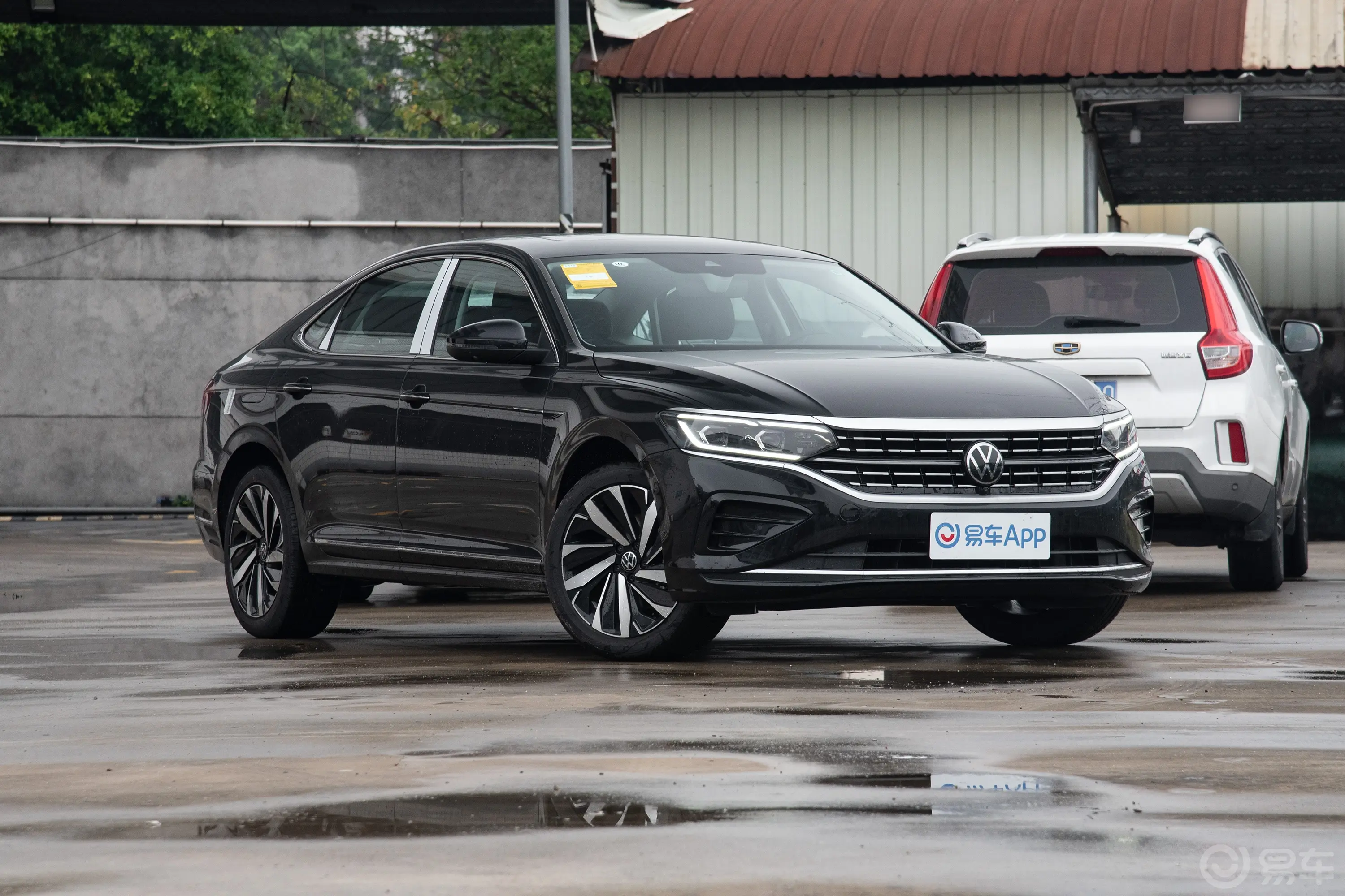 帕萨特改款 330TSI 尊贵版胎压信息铭牌