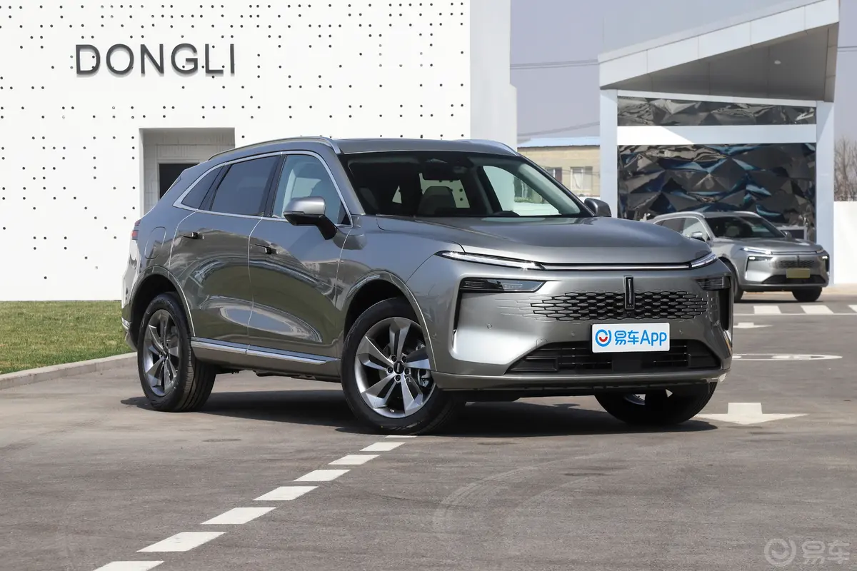 摩卡PHEV1.5T 215km 两驱长续航版侧前45度车头向右水平