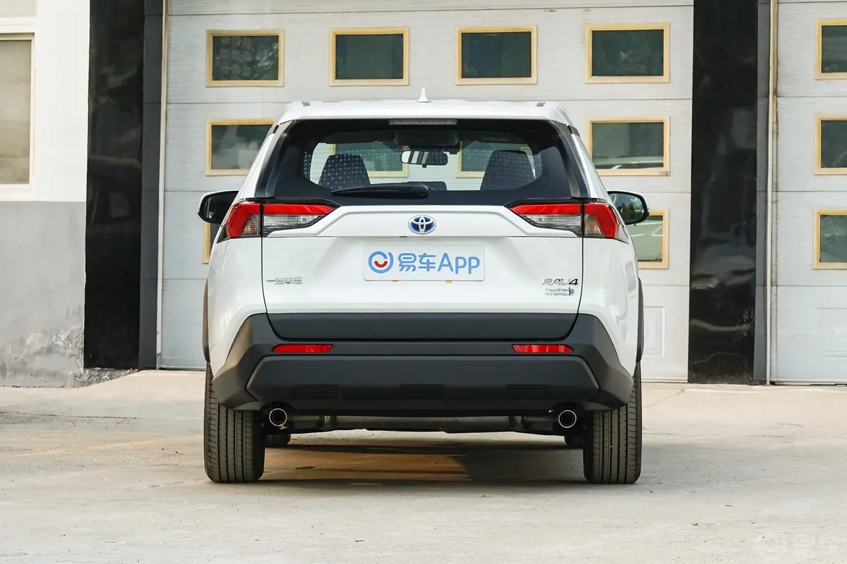 RAV4荣放 双擎E+2.5L 两驱都市Pro正后水平