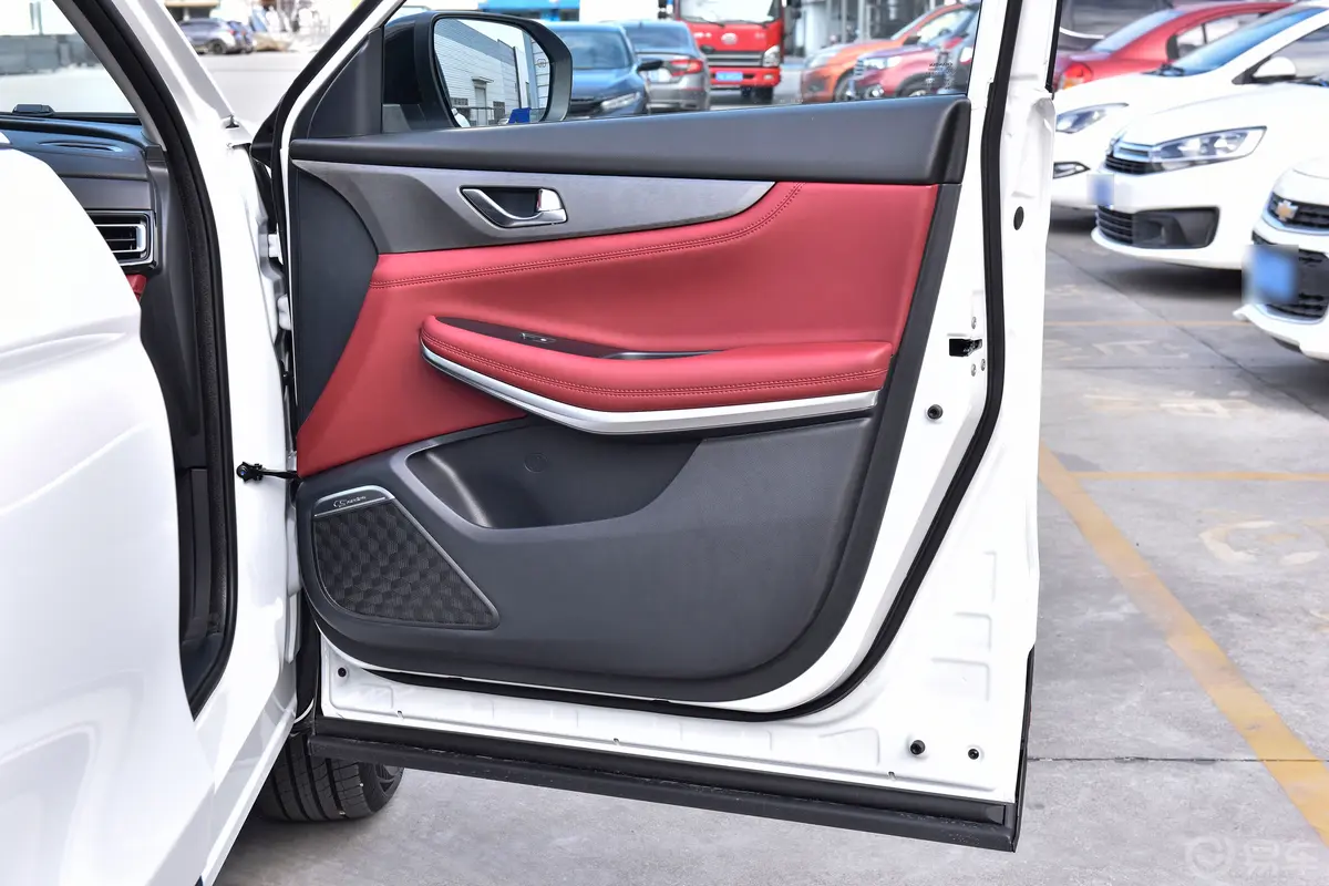 长安CS75畅享版 1.5T 自动豪华型副驾驶员车门