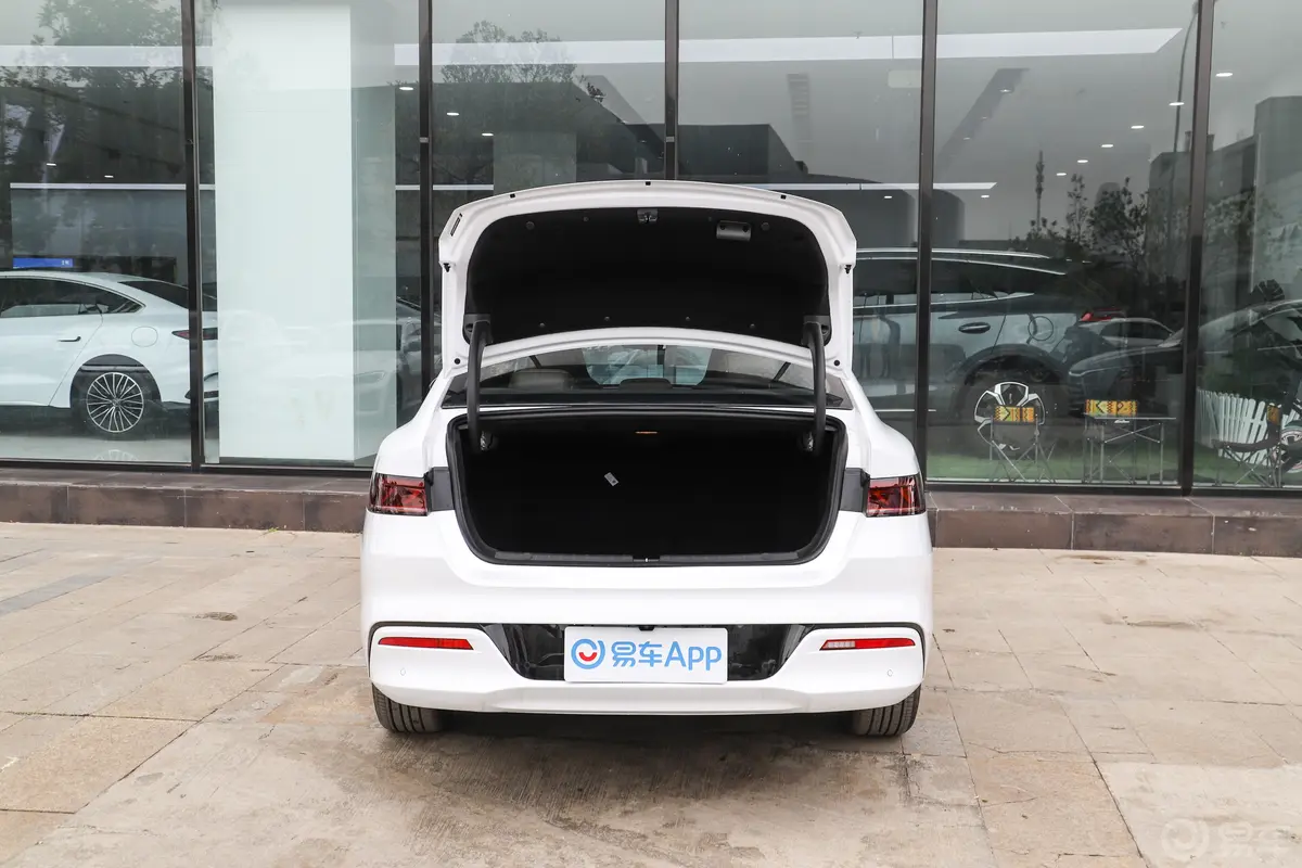 秦PLUS新能源EV 冠军版 510km 超越型后备厢