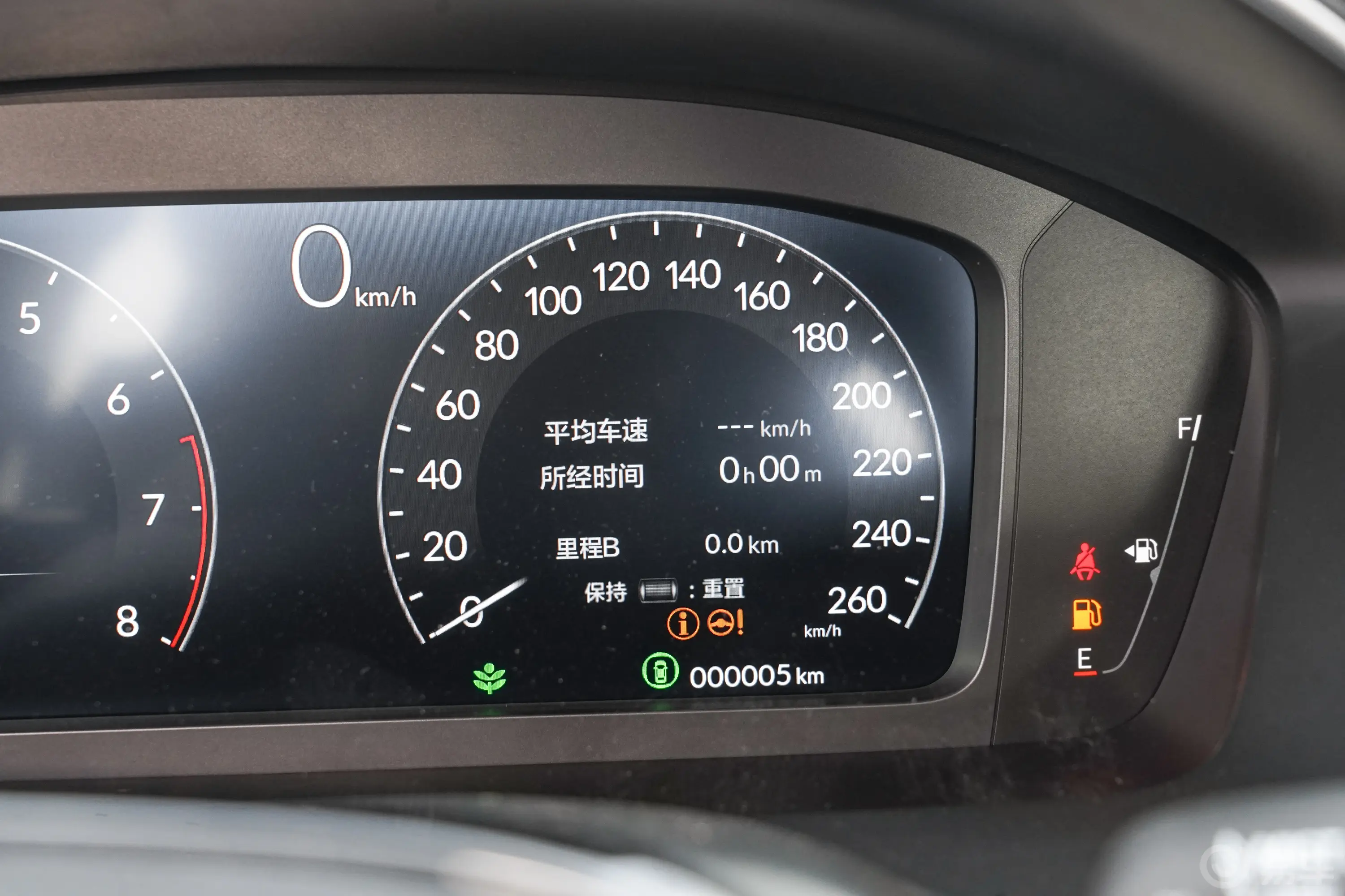 型格240TURBO CVT豪华版主驾驶位