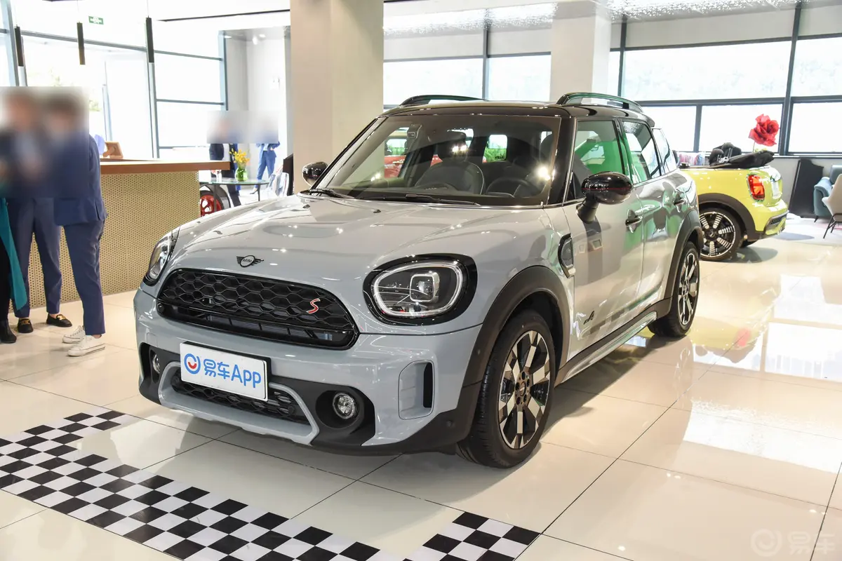 MINI COUNTRYMAN改款 2.0T COOPER S ALL4 不羁特别版侧前45度车头向左水平