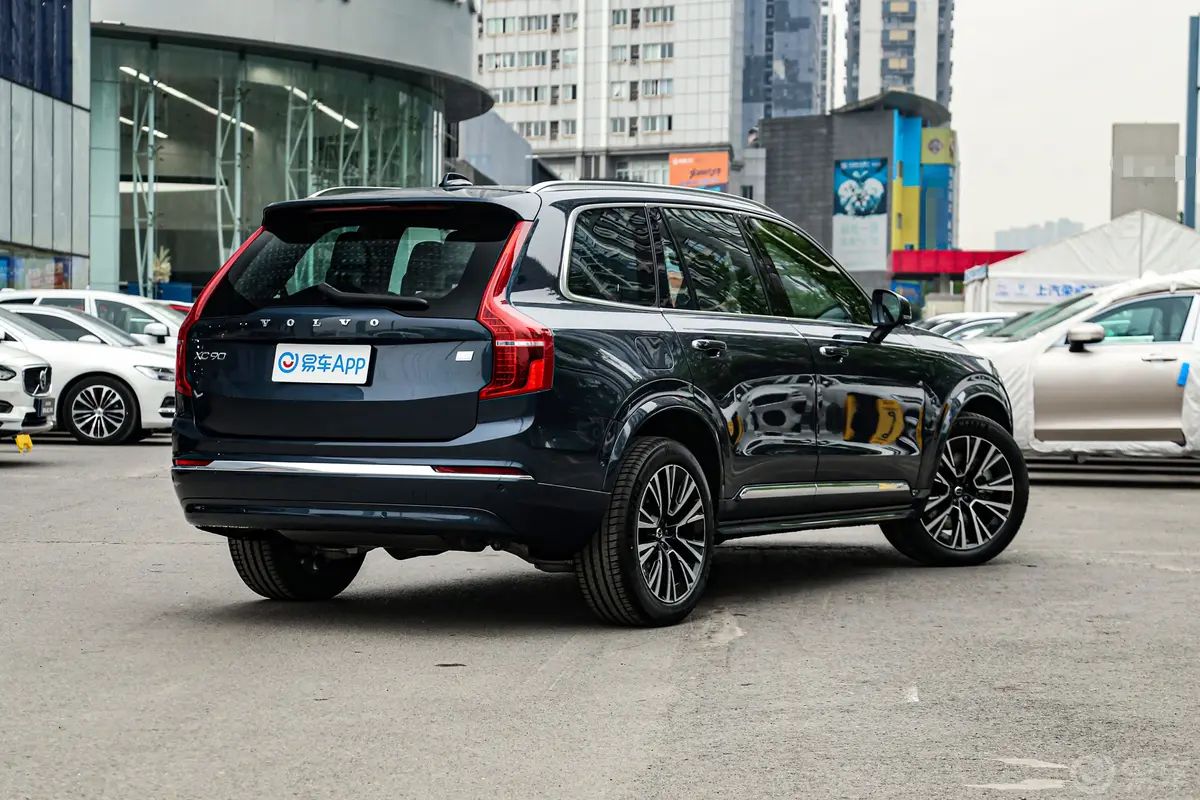 沃尔沃XC90 RECHARGET8 62km 长续航智尊豪华版侧后45度车头向右水平