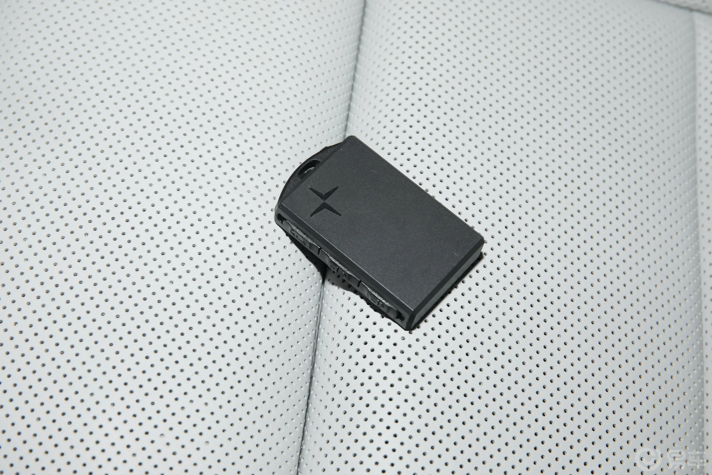 Polestar 2780km 单电机长续航版钥匙正面
