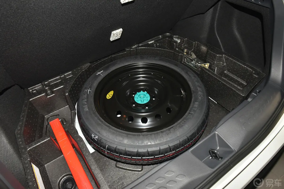 丰田C-HR2.0L 舒适版备胎