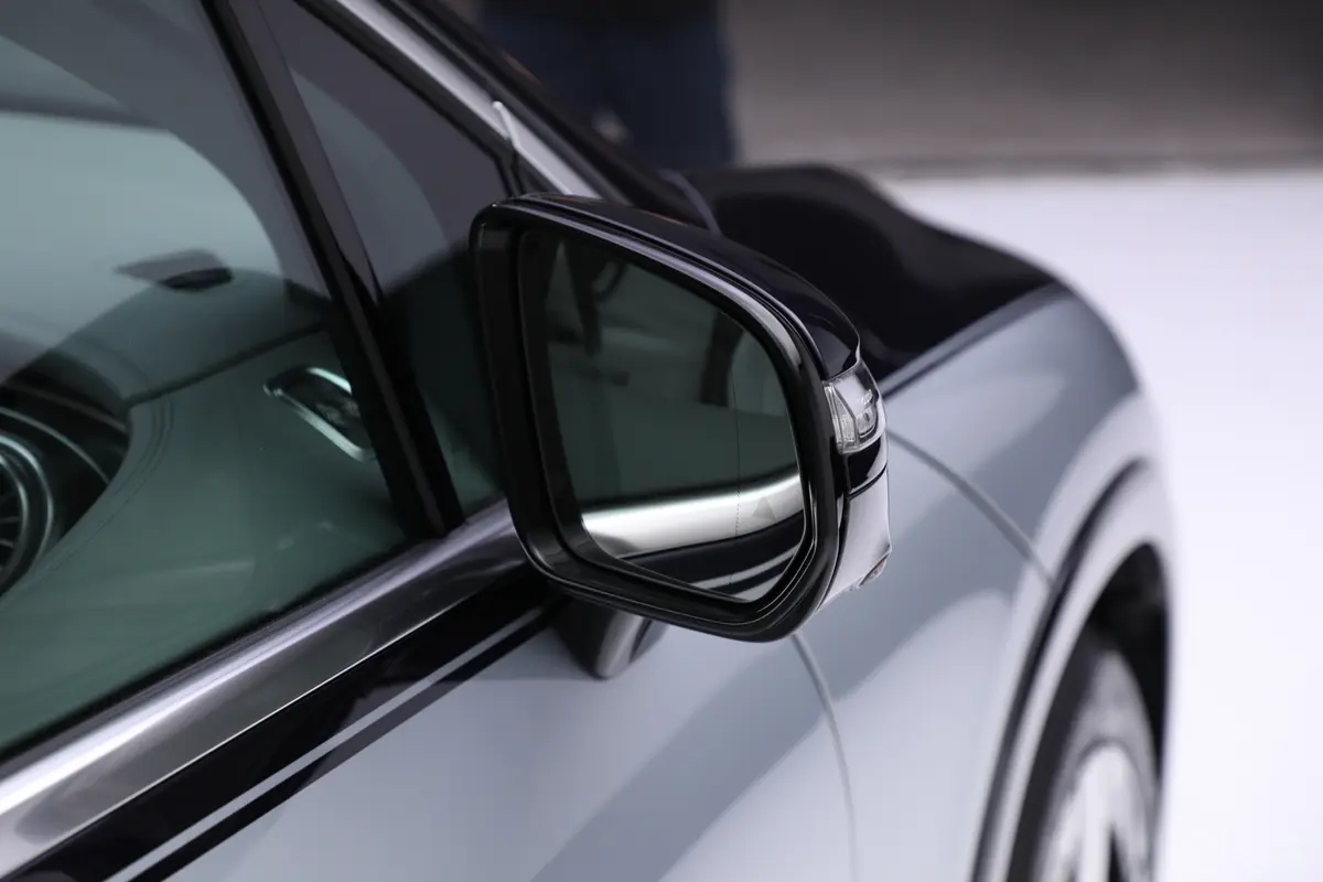 迈巴赫EQS SUV顶配版外观细节
