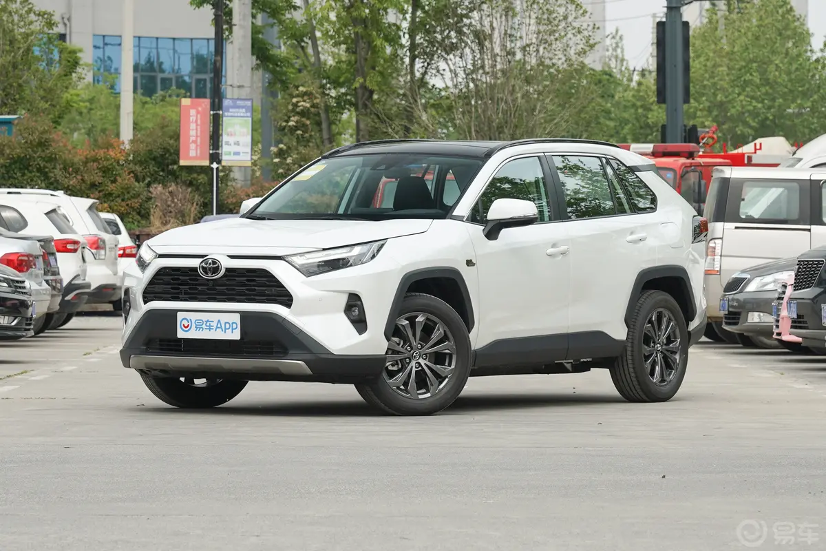 RAV4荣放2.0L 两驱20周年铂金纪念版侧前45度车头向左水平