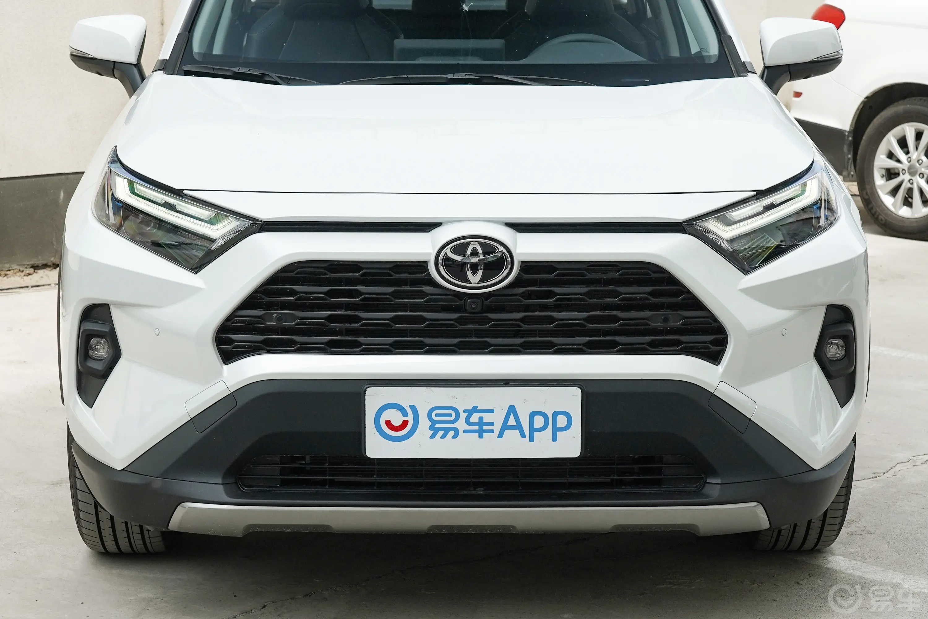 RAV4荣放2.0L 两驱20周年铂金纪念版外观细节