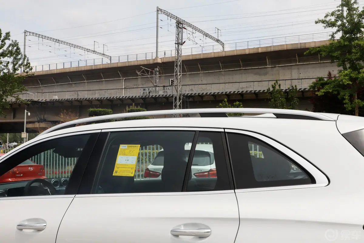 奔驰GLCGLC 260 L 4MATIC 豪华型 5座车顶行李架