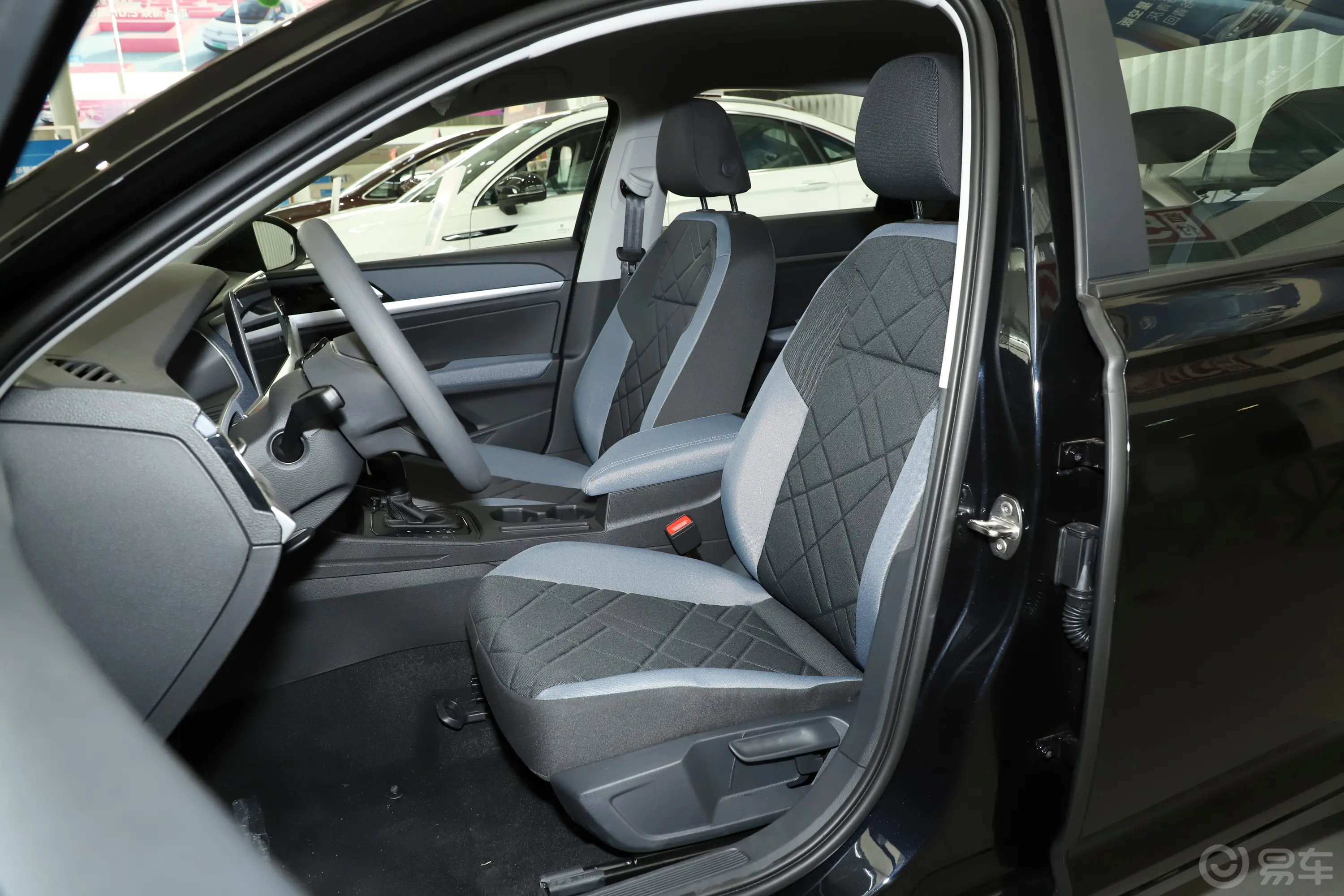朗逸改款 1.5L 自动得逸版驾驶员座椅
