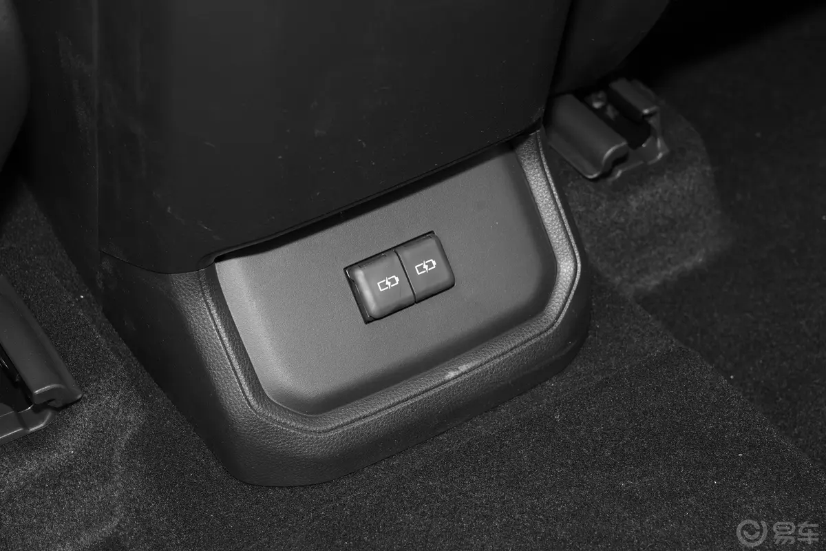 皇冠陆放HEV 2.5L 四驱豪华版 7座后排功能
